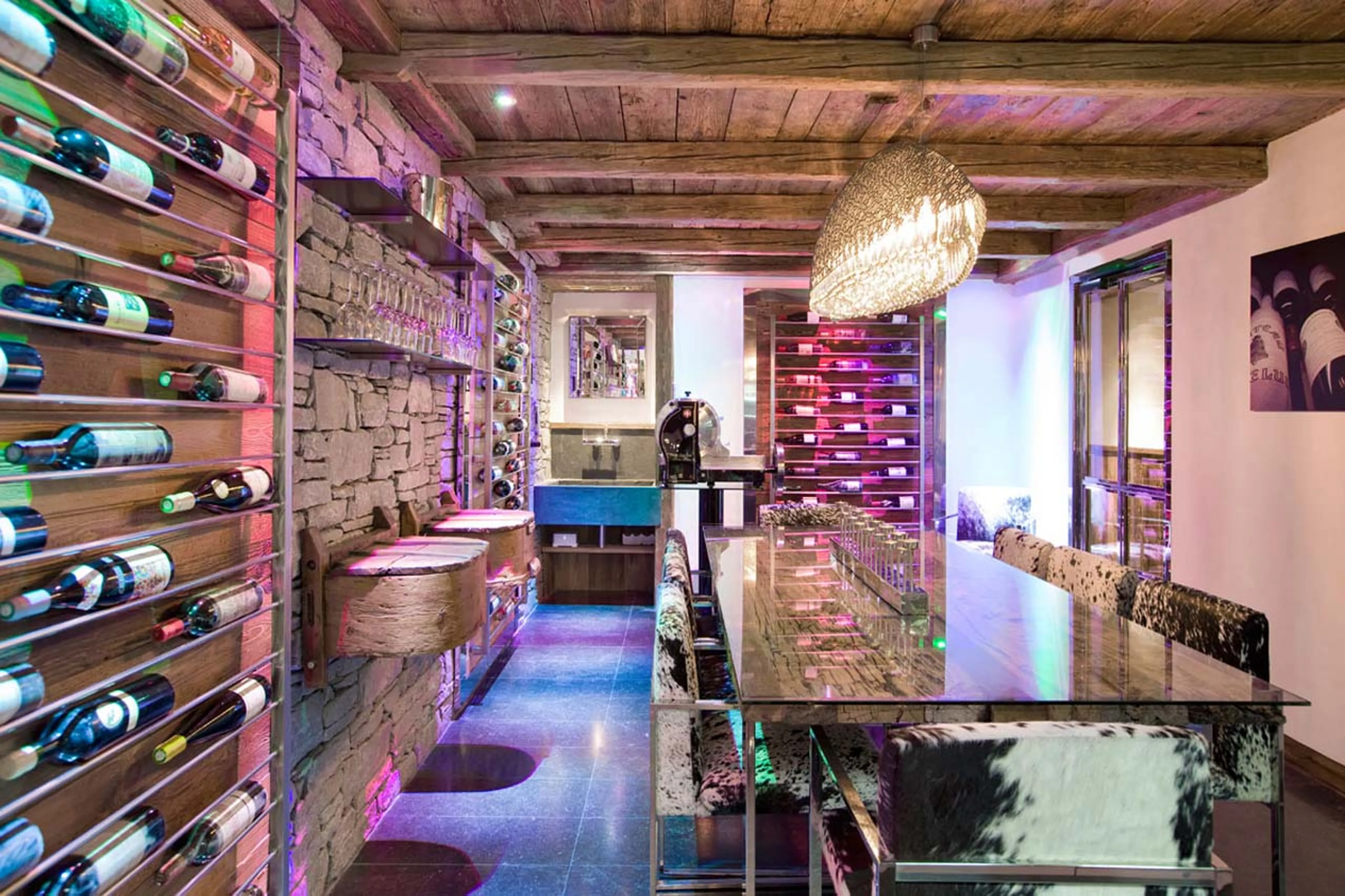 Wine cellar and tasting room in Chalet Marco Polo in Val d’ Isere