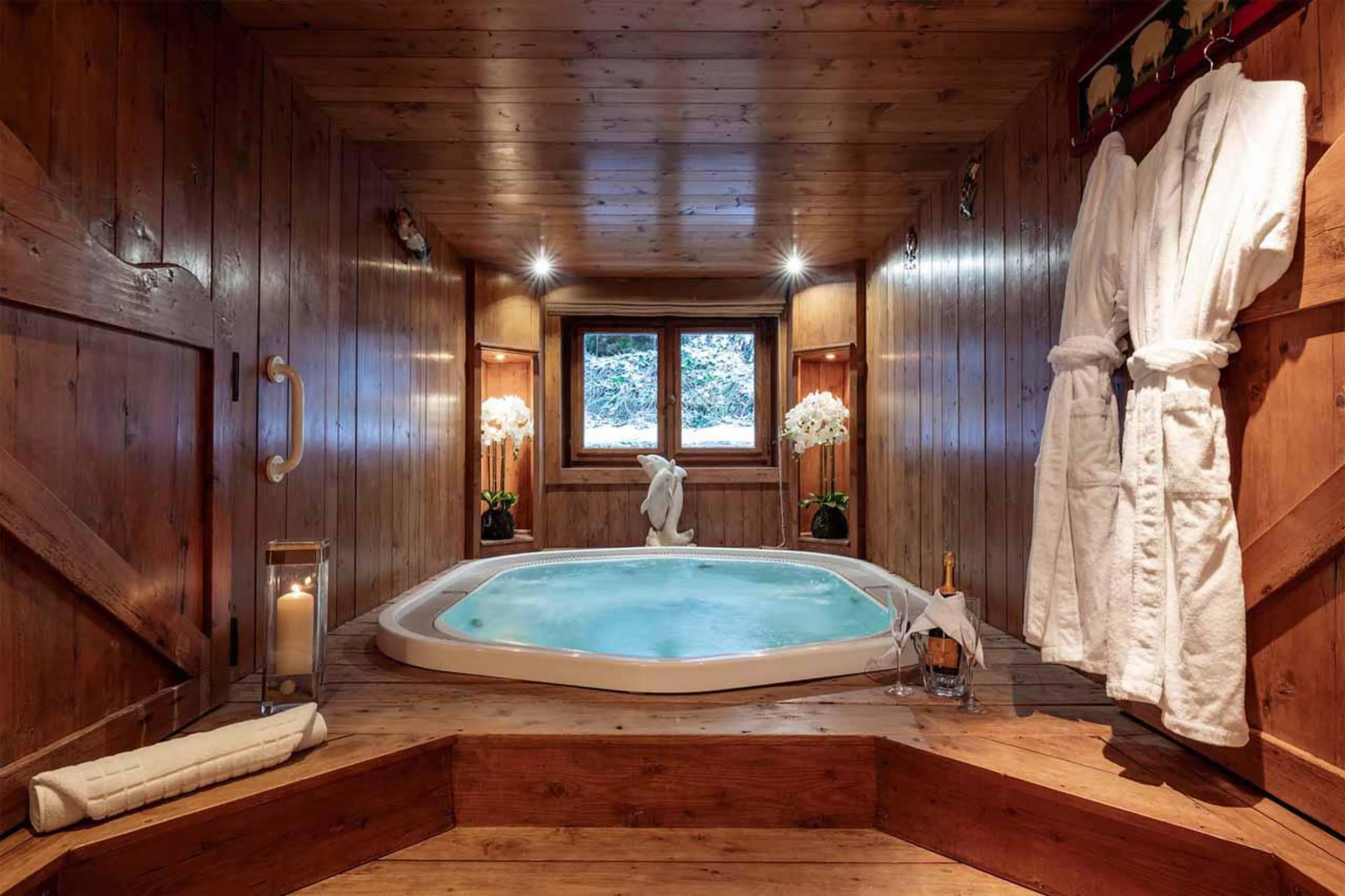 Indoor hot tub in Chalet Margaux, Courchevel 1850