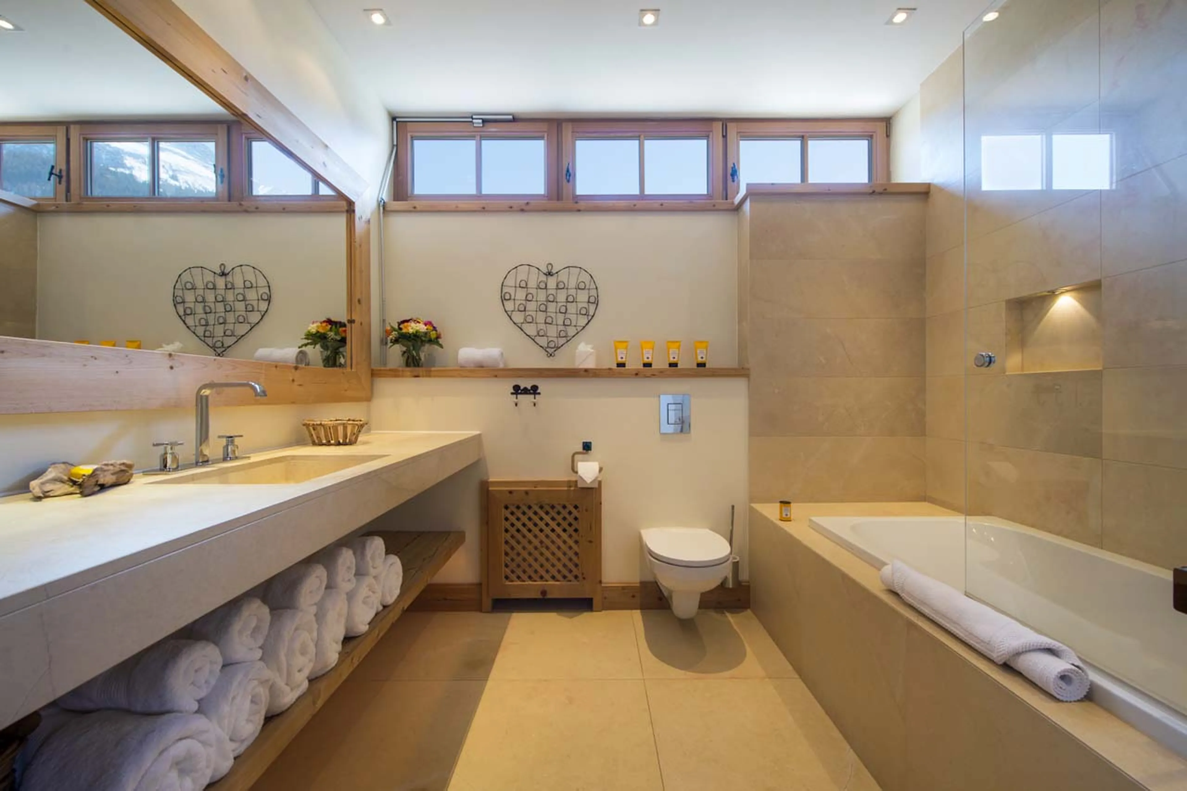 En-suite bathroom at Chalet Maria Schnee in St Anton