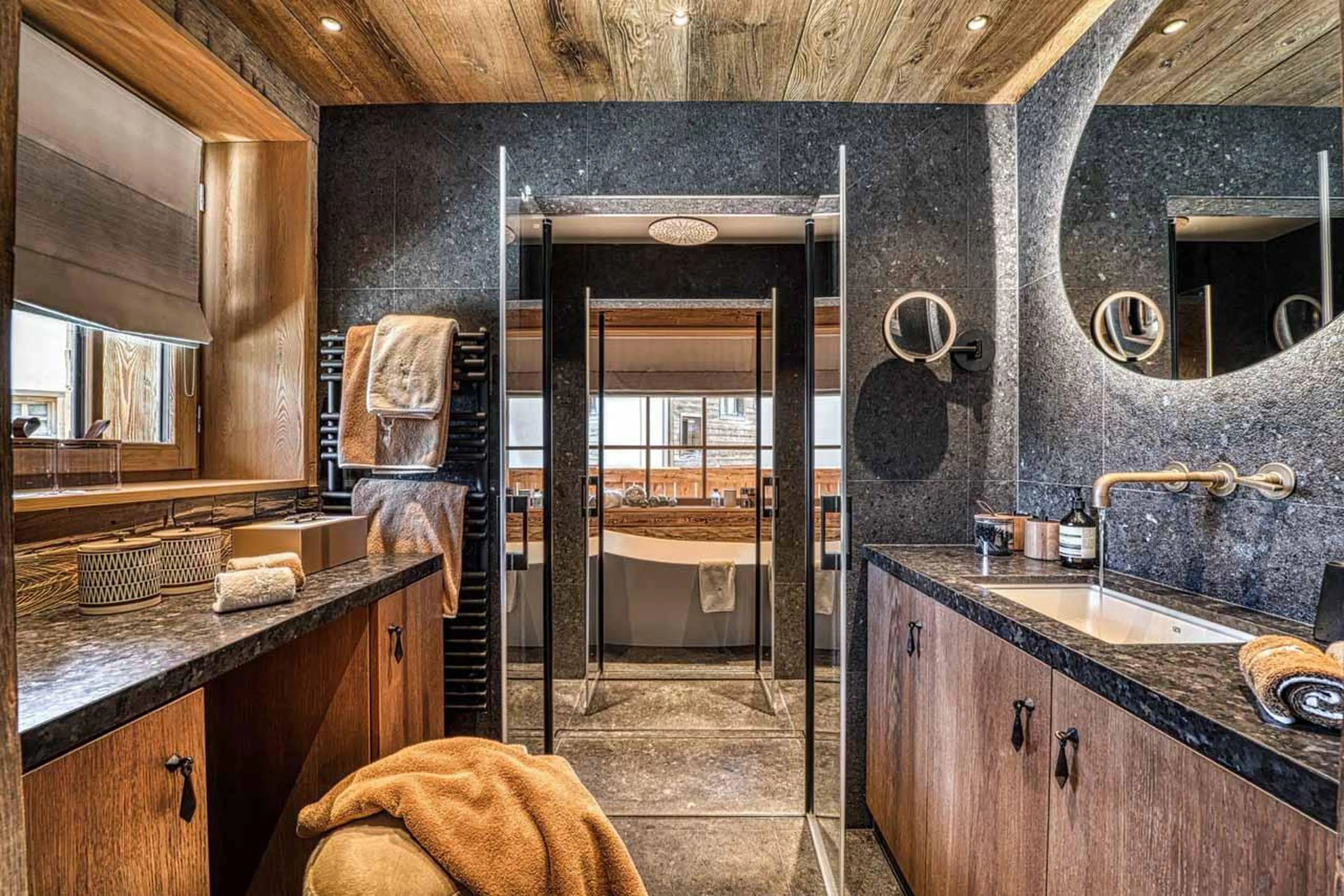 En-suite bathroom in Chalet Markhor, Val d'Isere