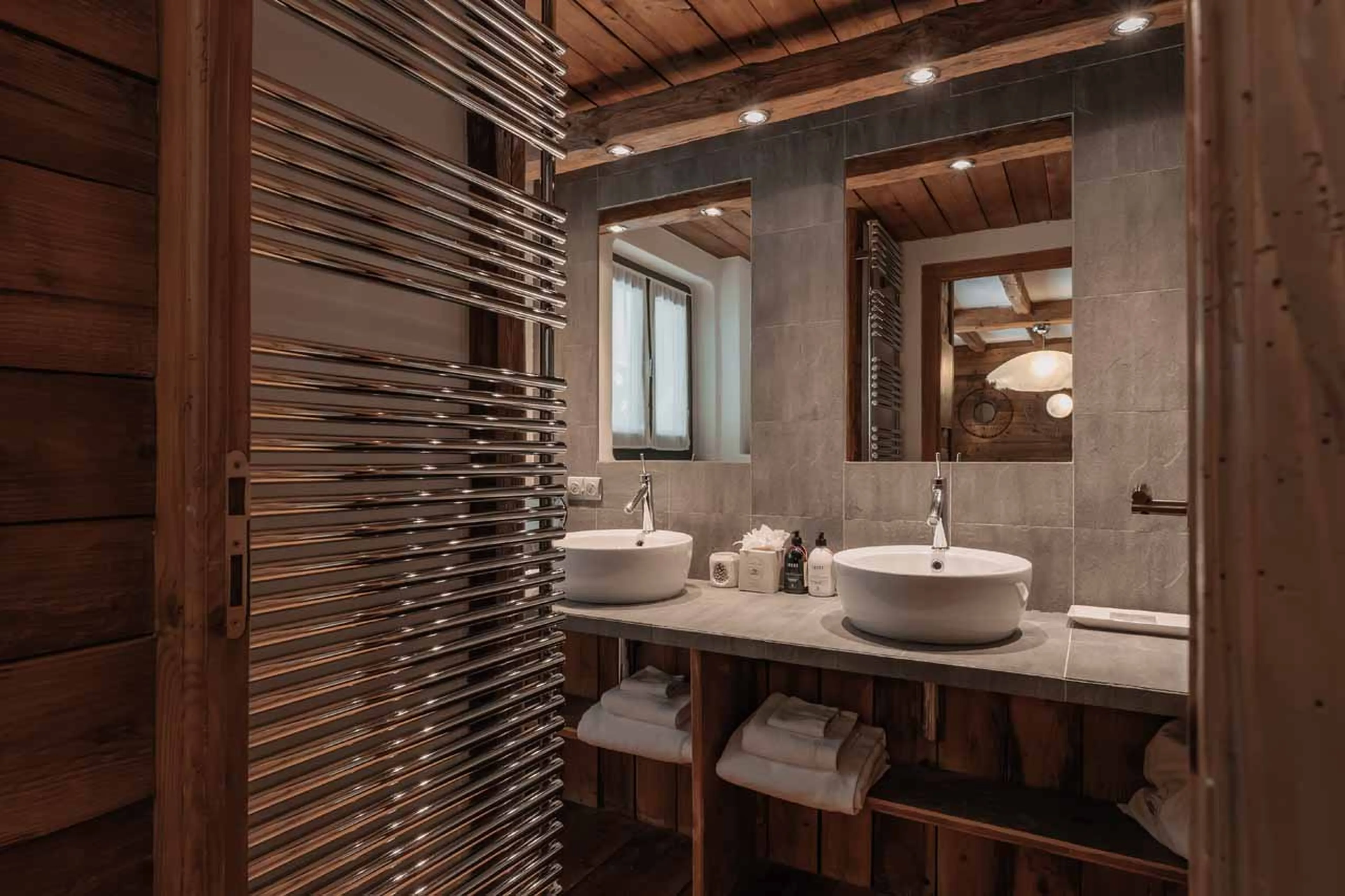 En-suite bathroom in Chalet Mathilda, Val d'Isere