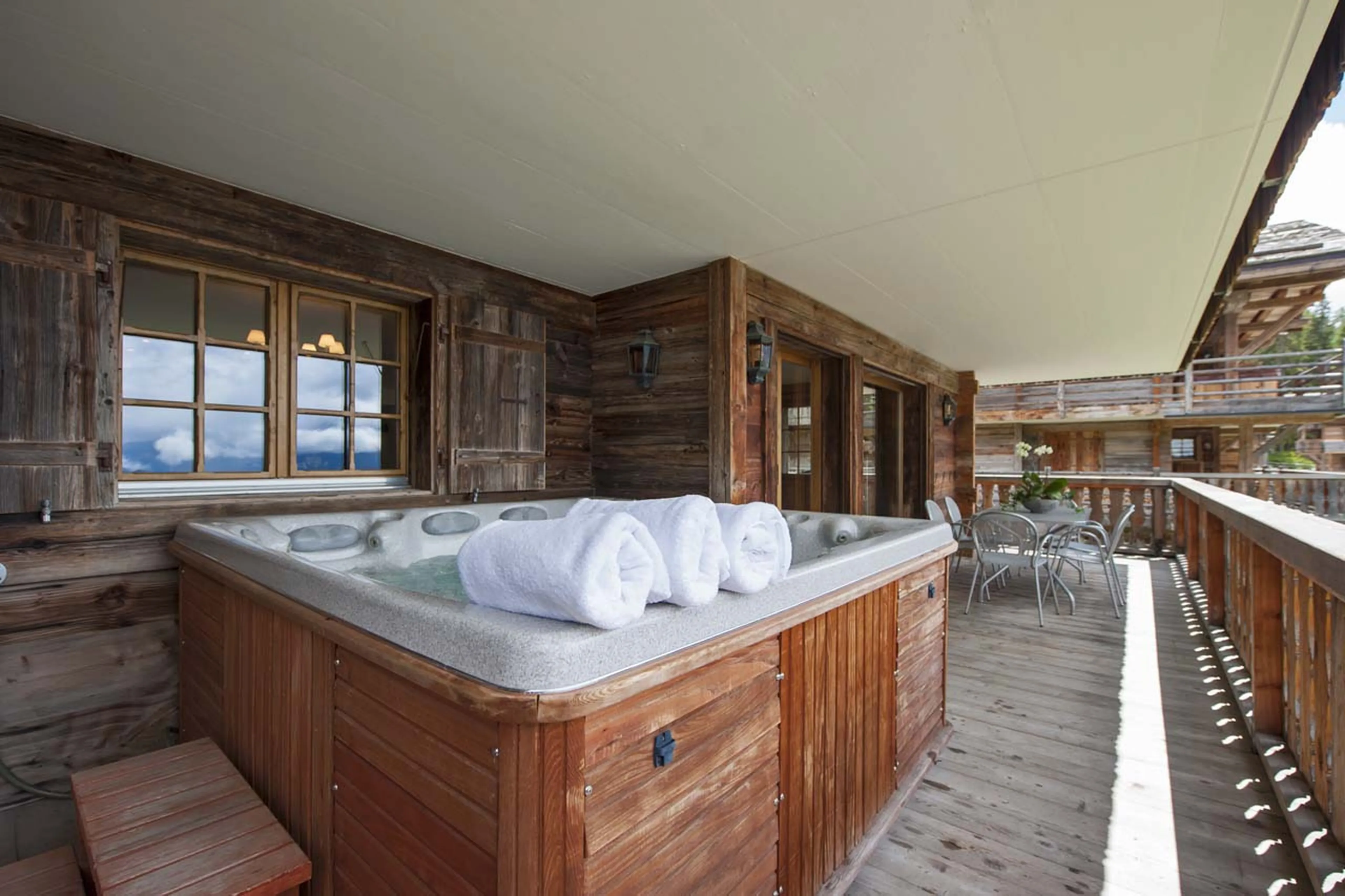 Hot tub at Apartment Max in Verbier