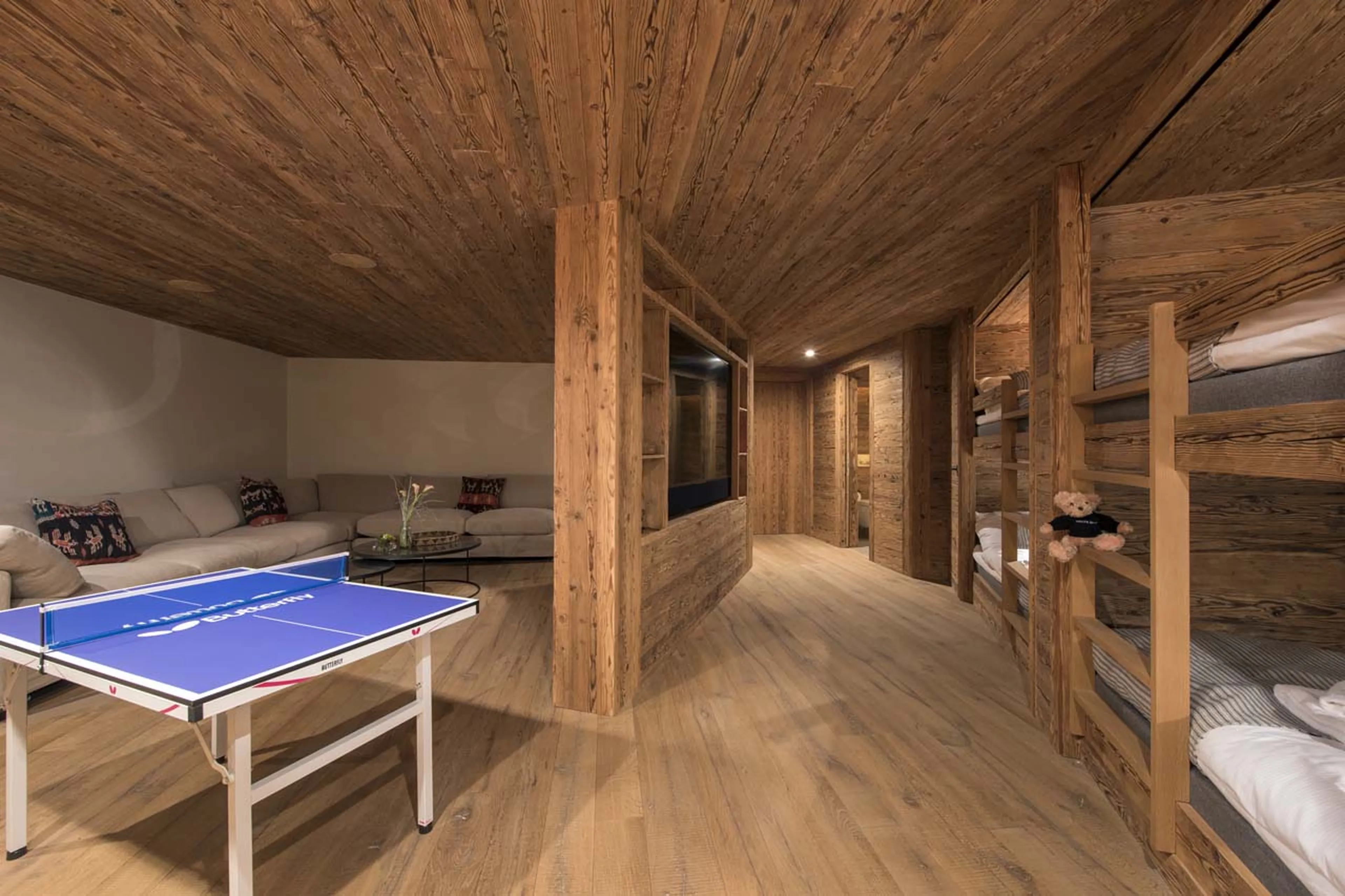Mini ping pong at Chalet Mckinley in Zermatt