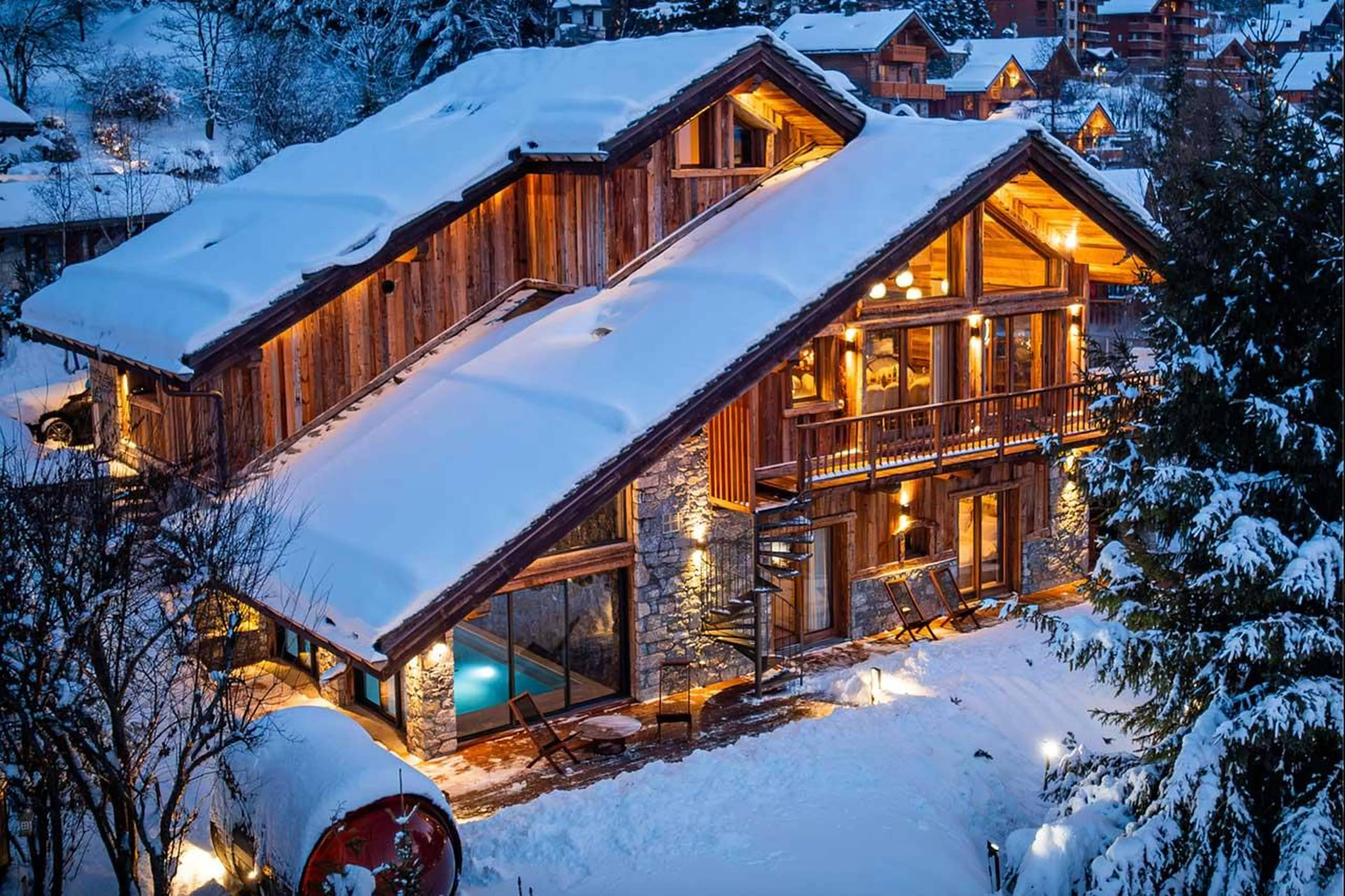 Exterior and sauna at Chalet Menor in Meribel
