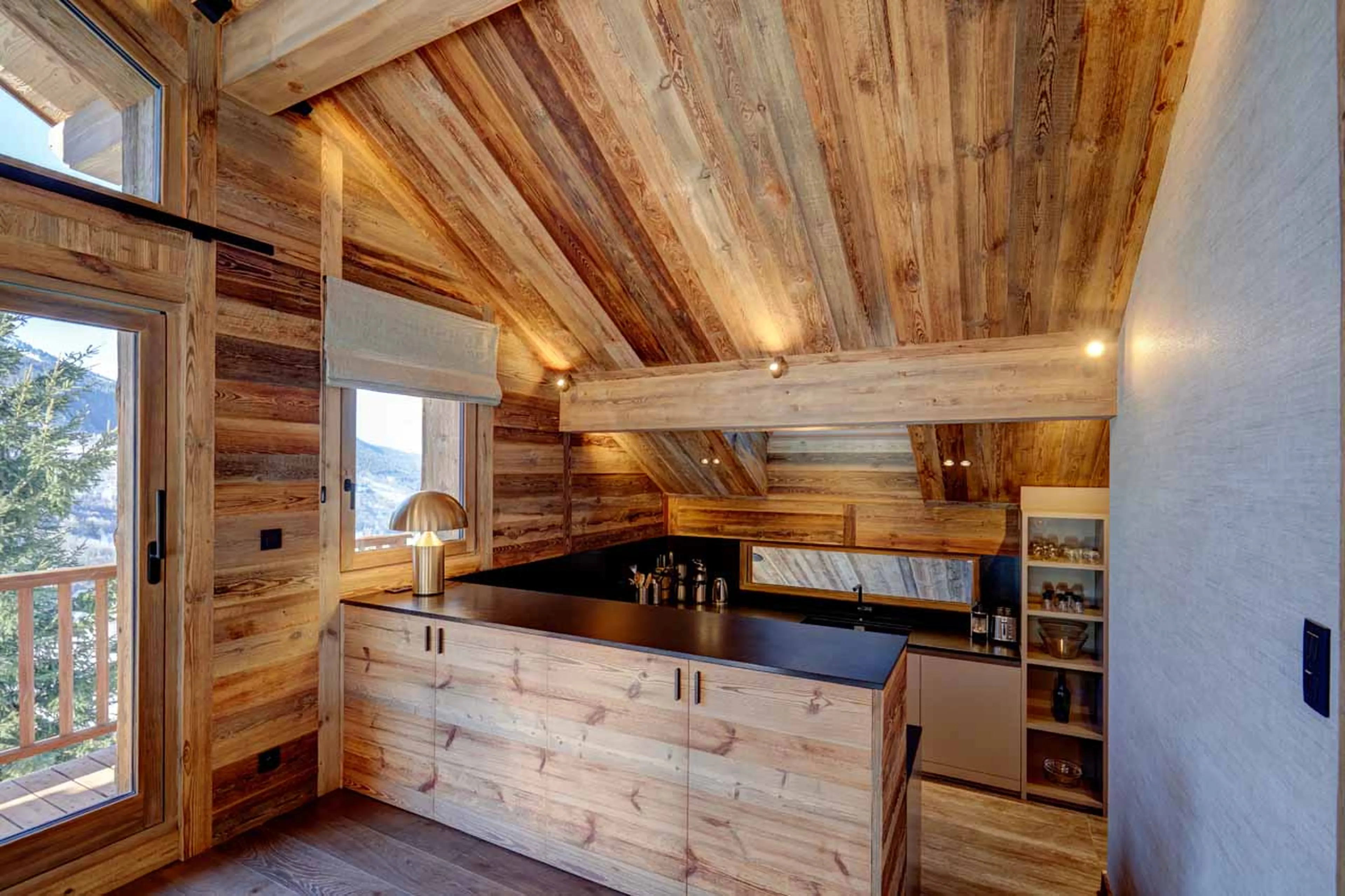 Modern kitchen at Chalet Menor in Meribel