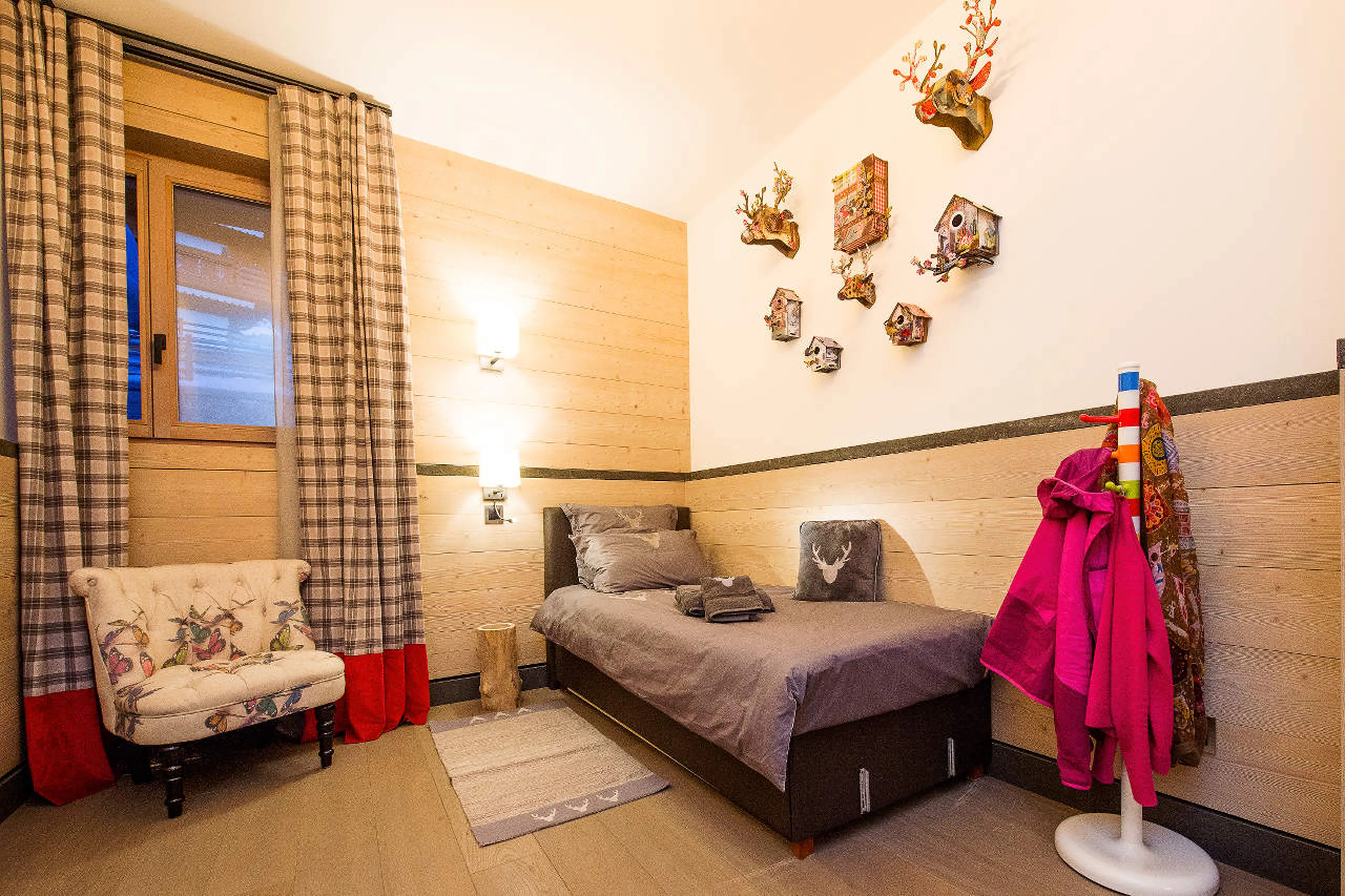 Twin beds, en-suite shower room in Apartment Aminona in Chalet Migui in Crans-Montana