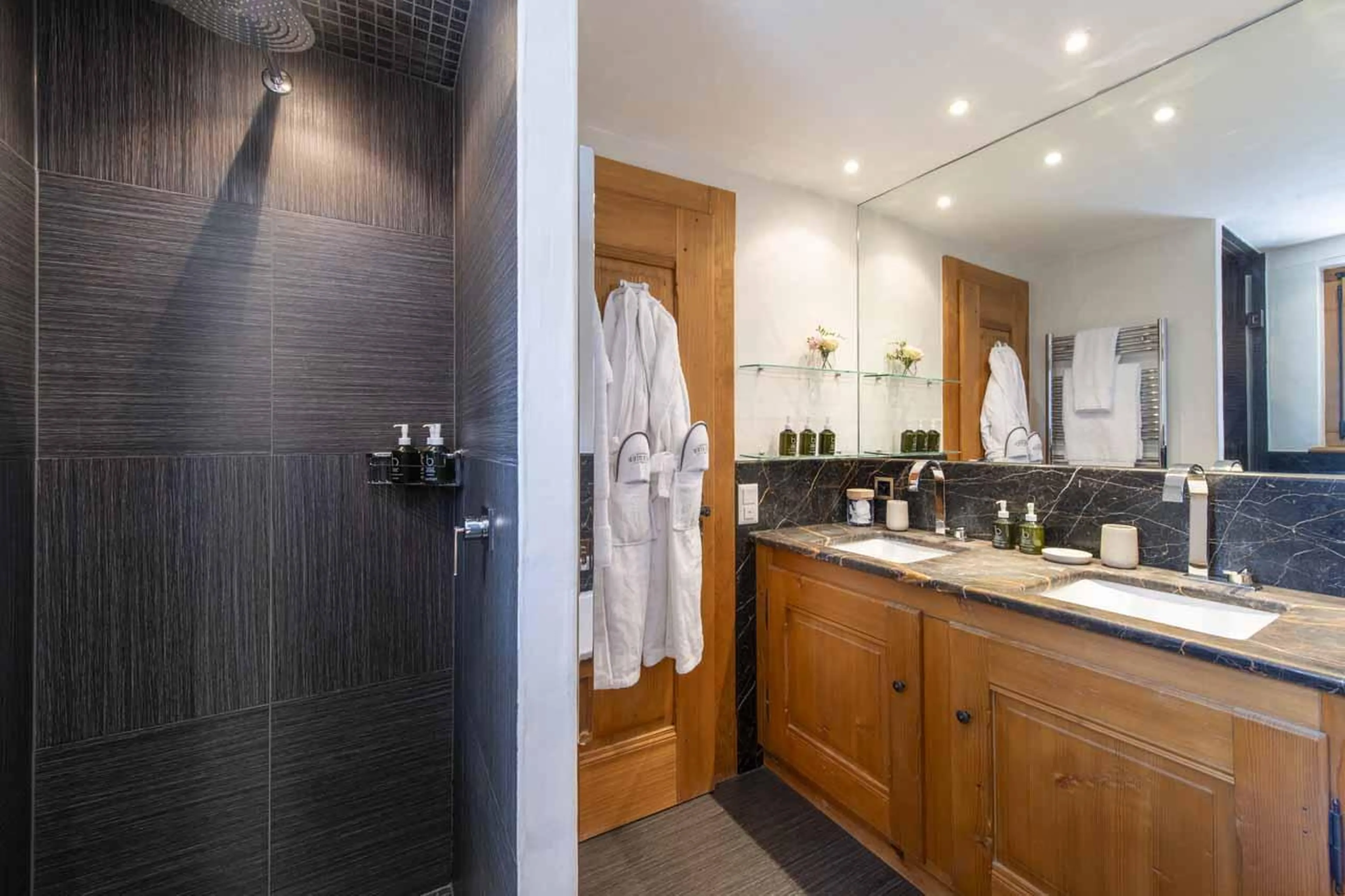 En-suite bathroom in Chalet Milou in Verbier