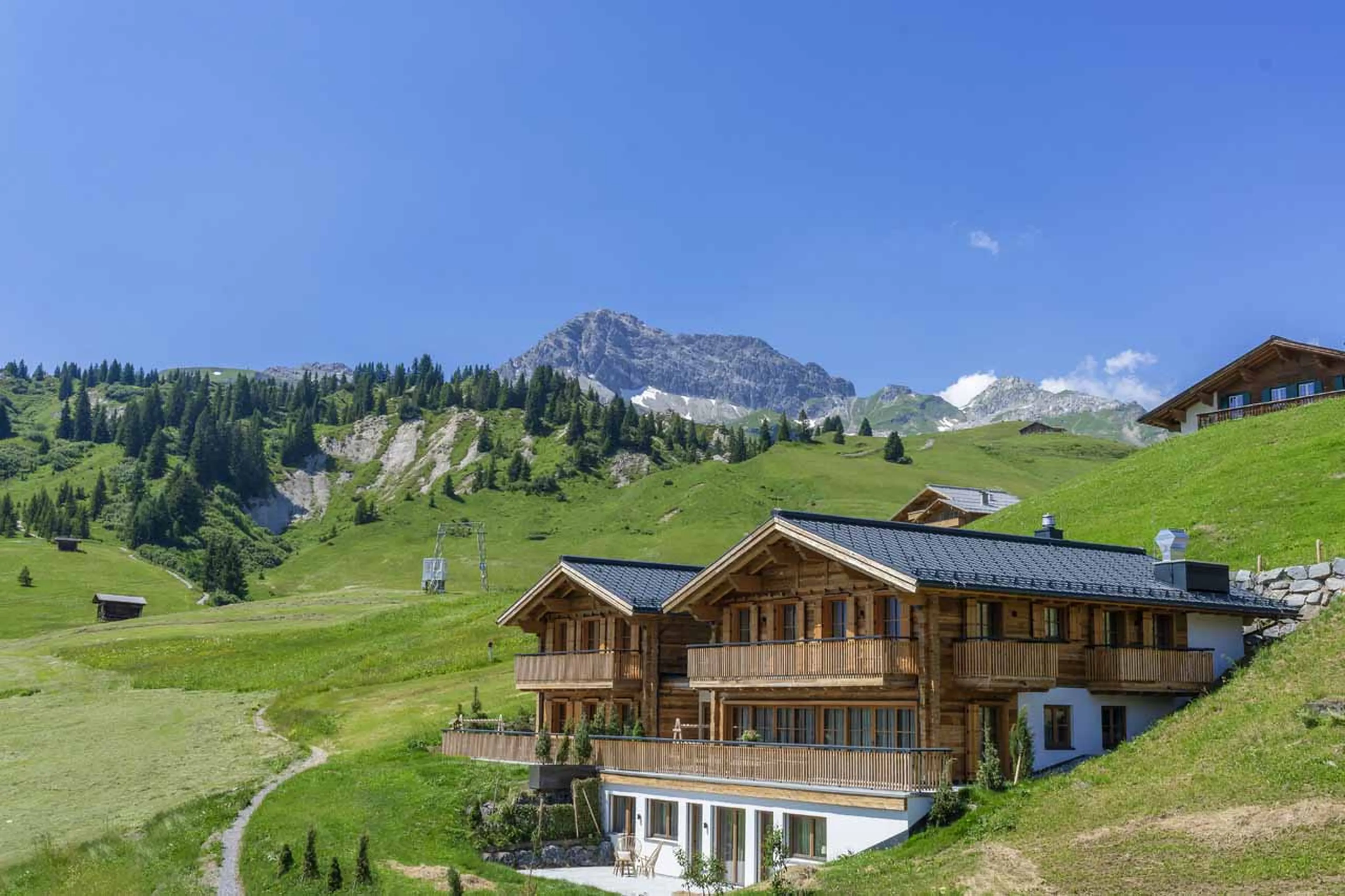 Exterior of Chalet Mimi in Lech in summer