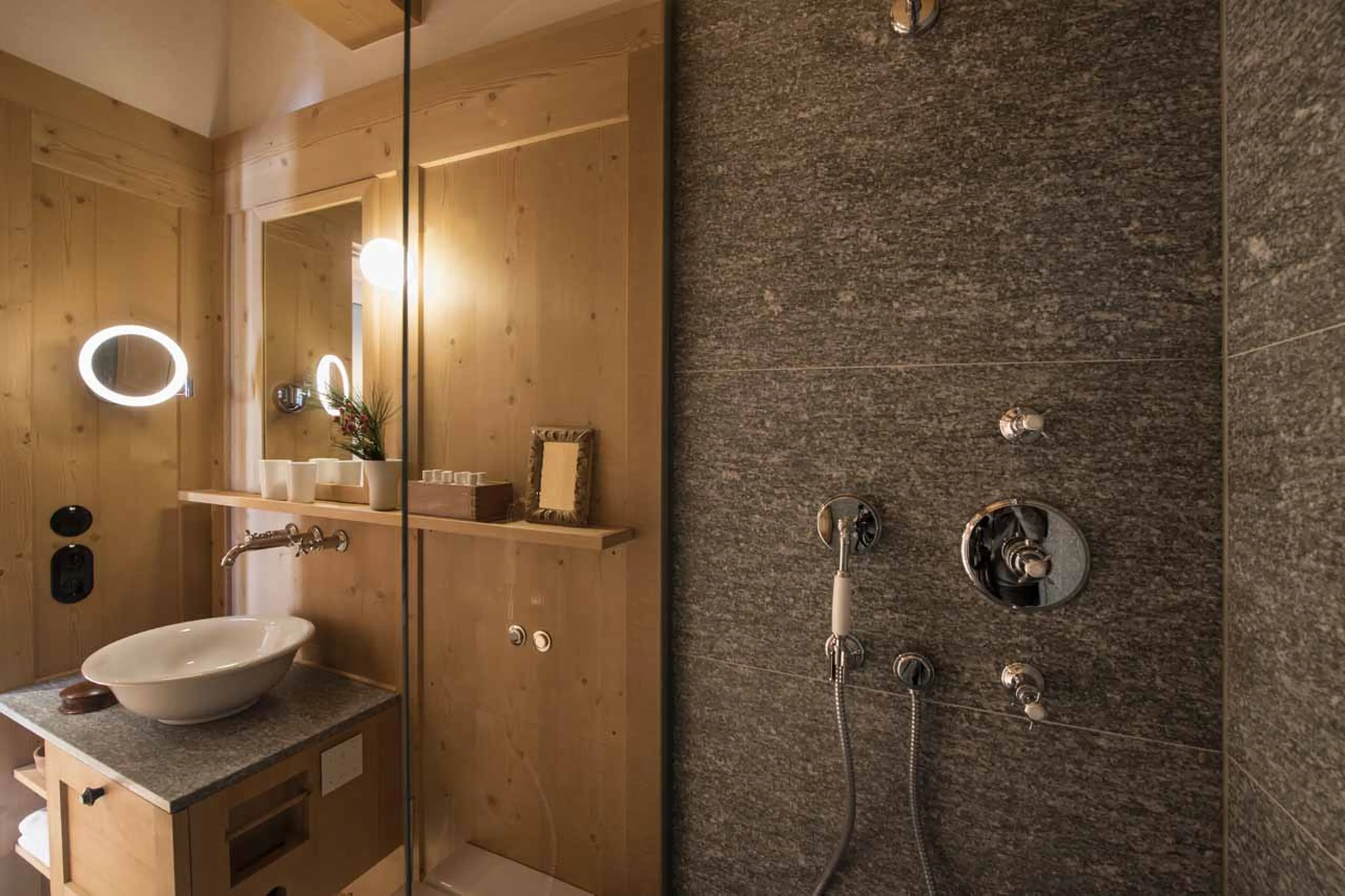 Bathroom three at Chalet Mimi in Lech