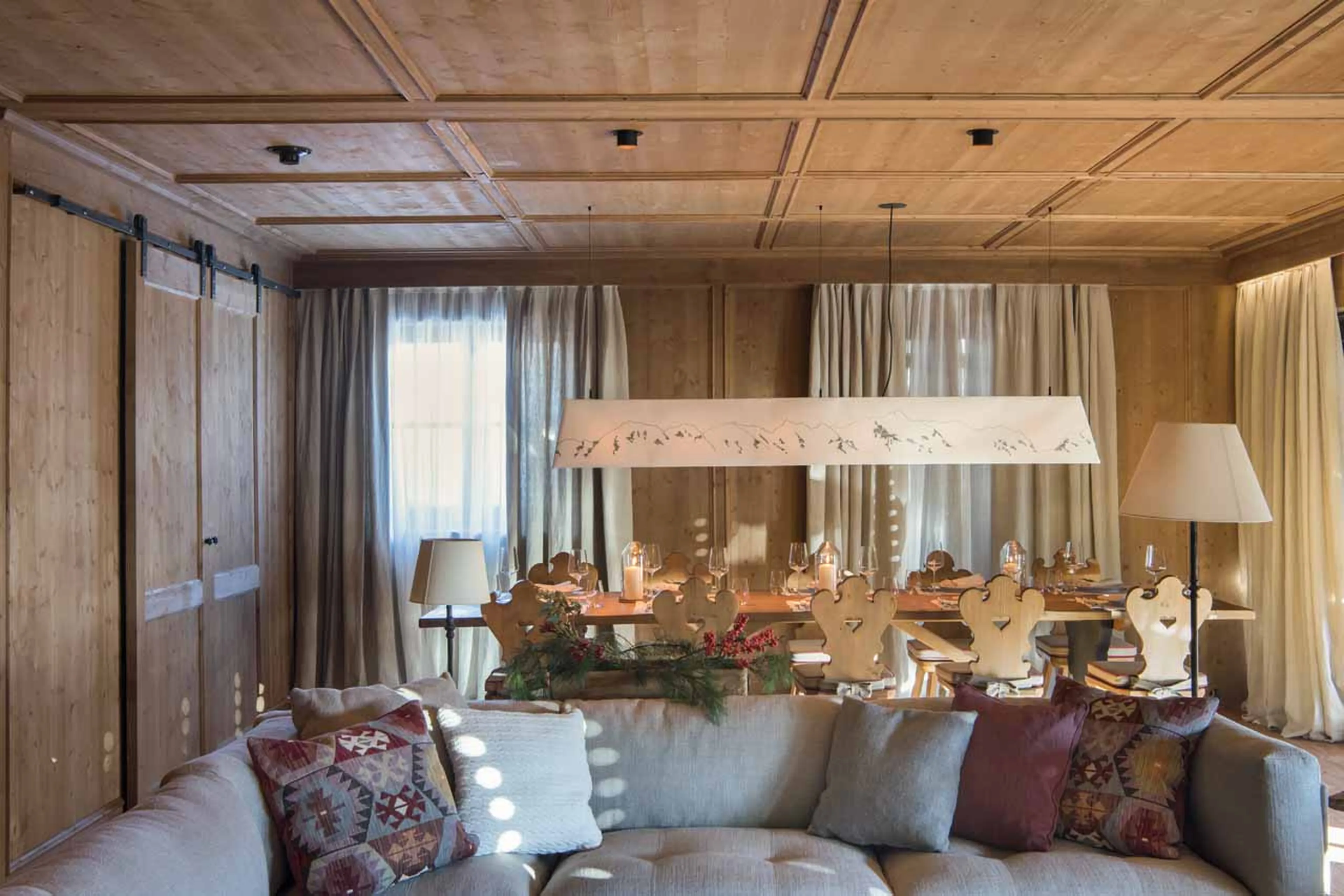 Living and dining area at Chalet Mimi in Oberlech