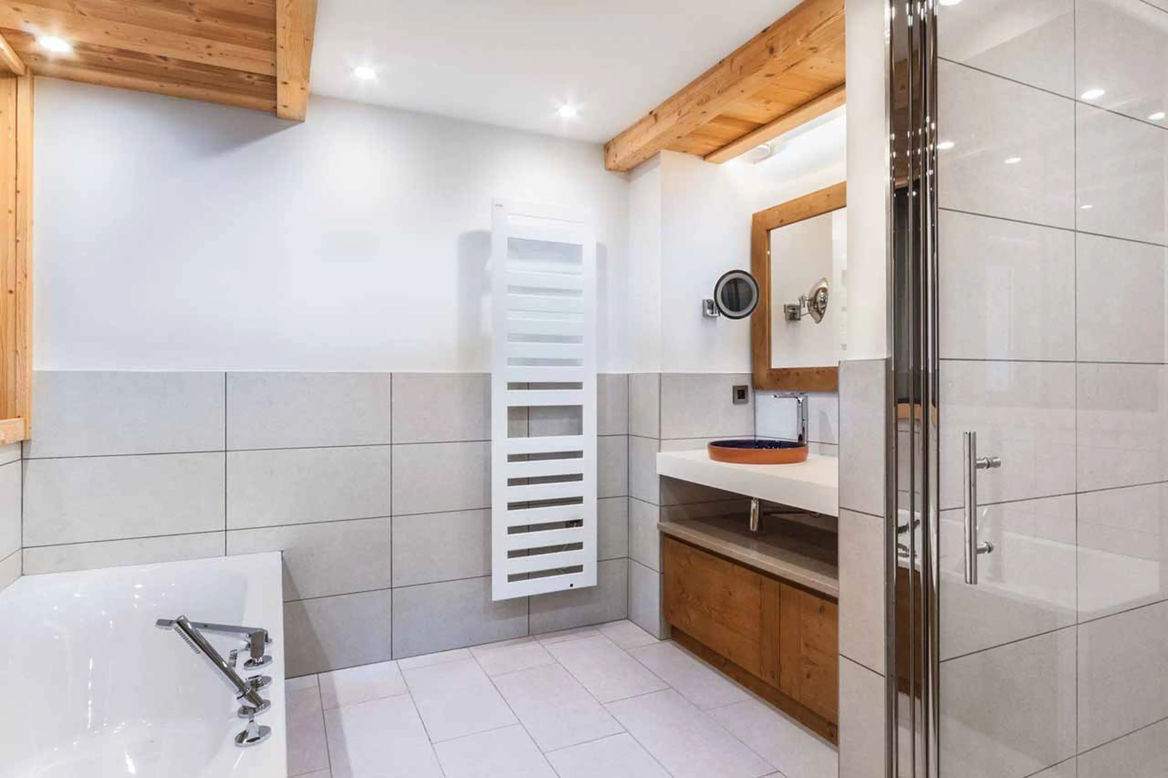 En-suite bathroom at Chalet Monch in Courchevel 1550