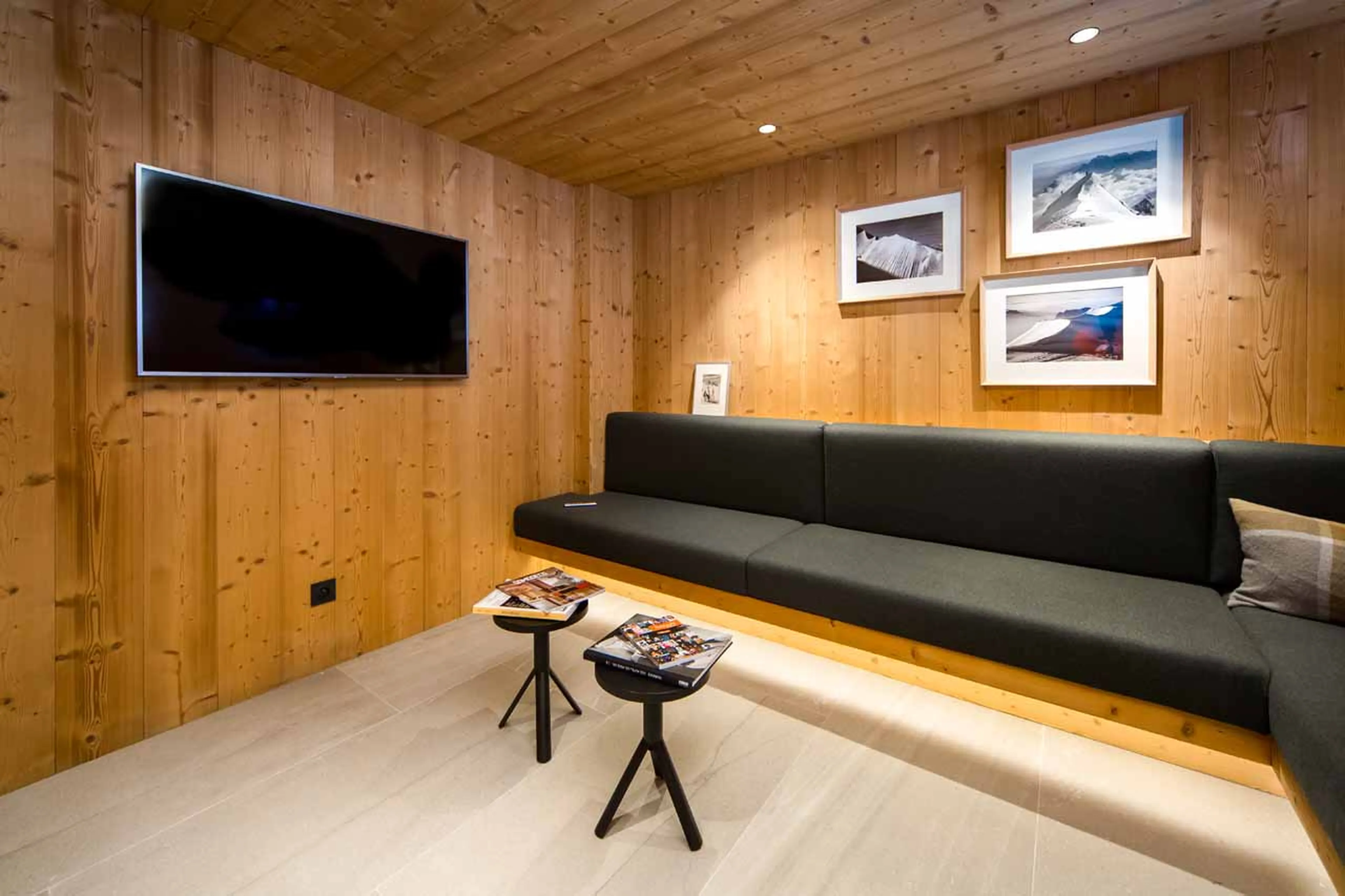 TV room at Le Chalet Mont Blanc in Chamonix