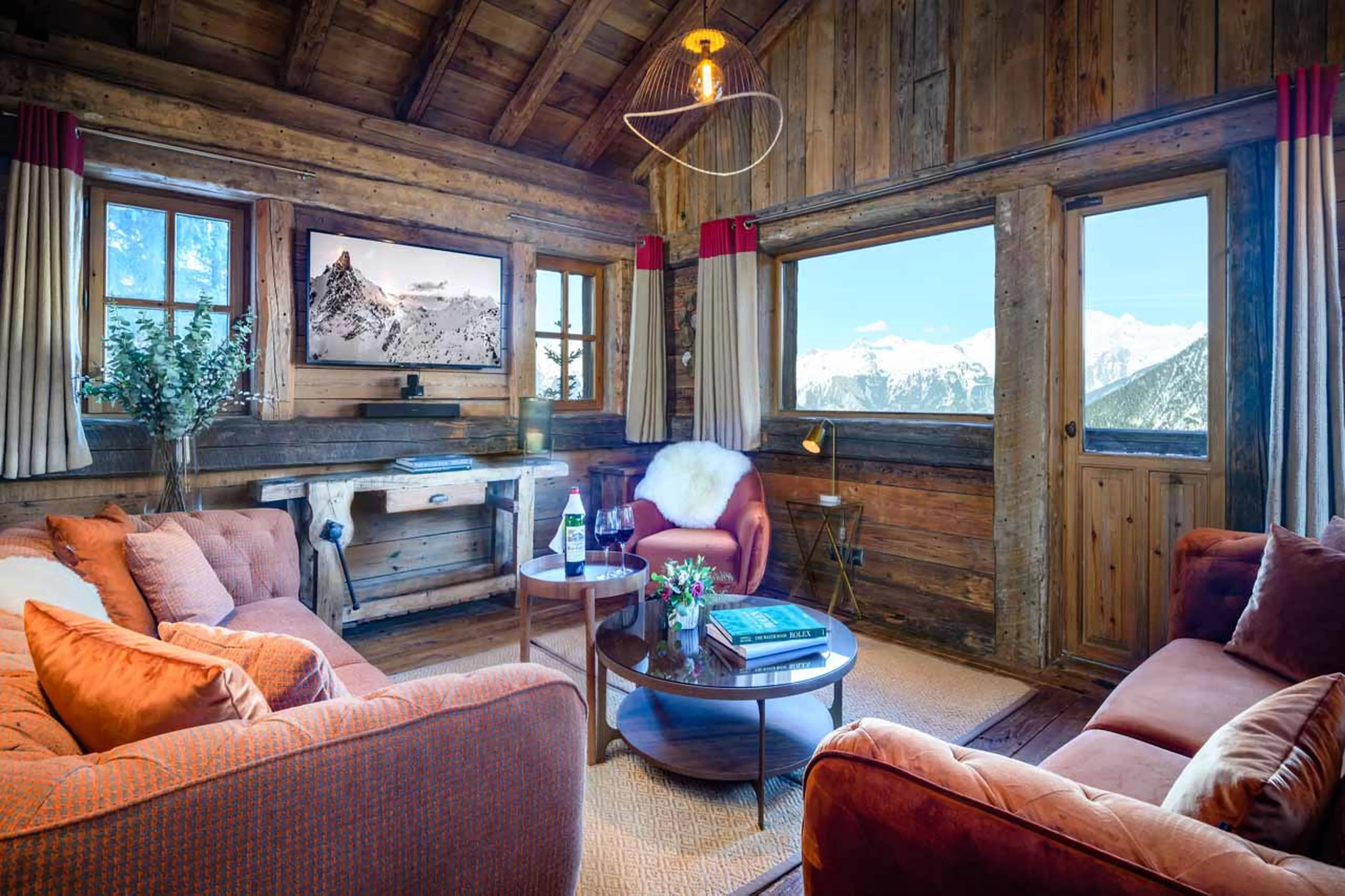 Snug at Chalet Montana in Courchevel 1850
