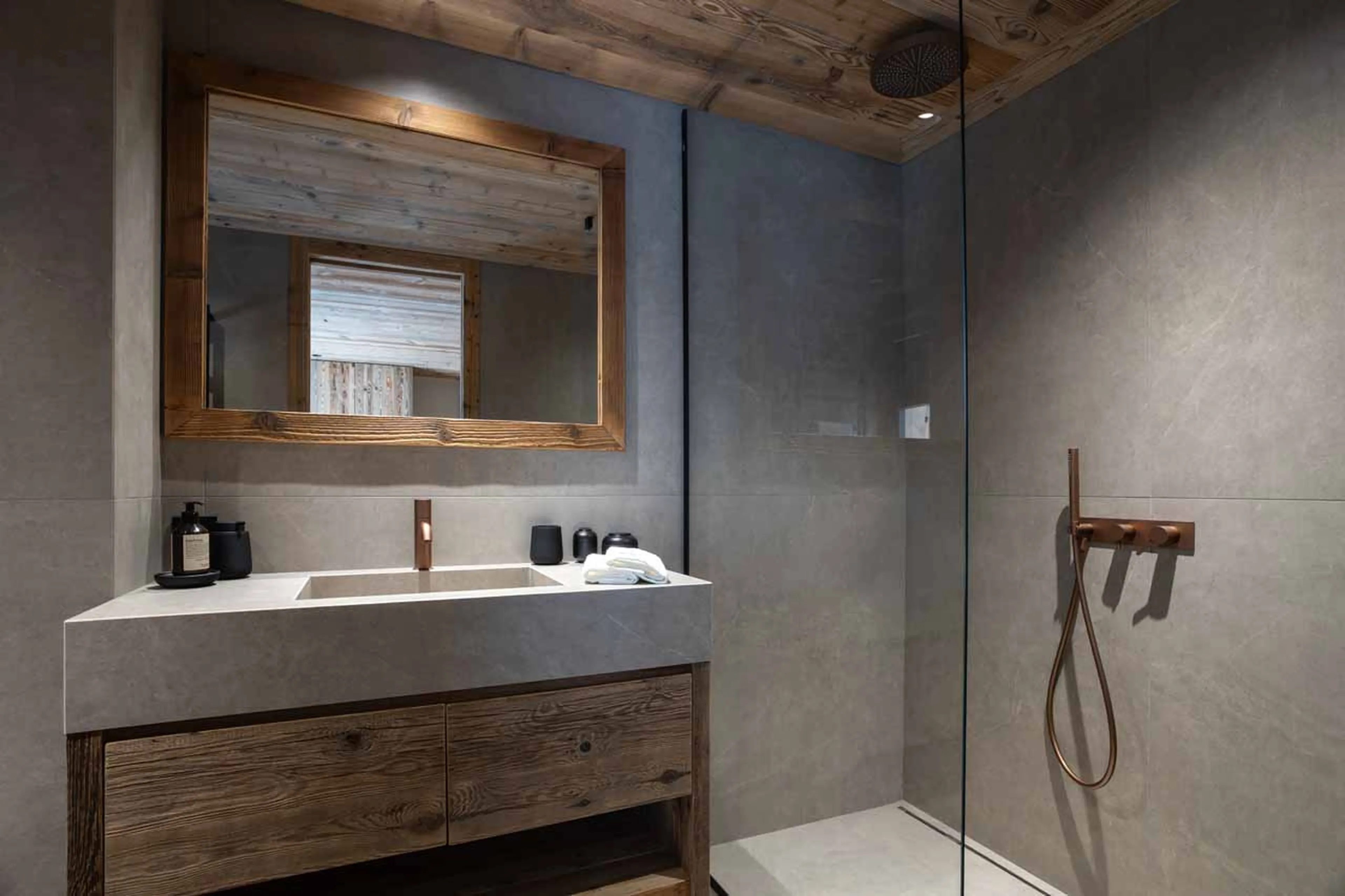 Bedroom 3 en-suite of Chalet Montana in St Martin de Belleville