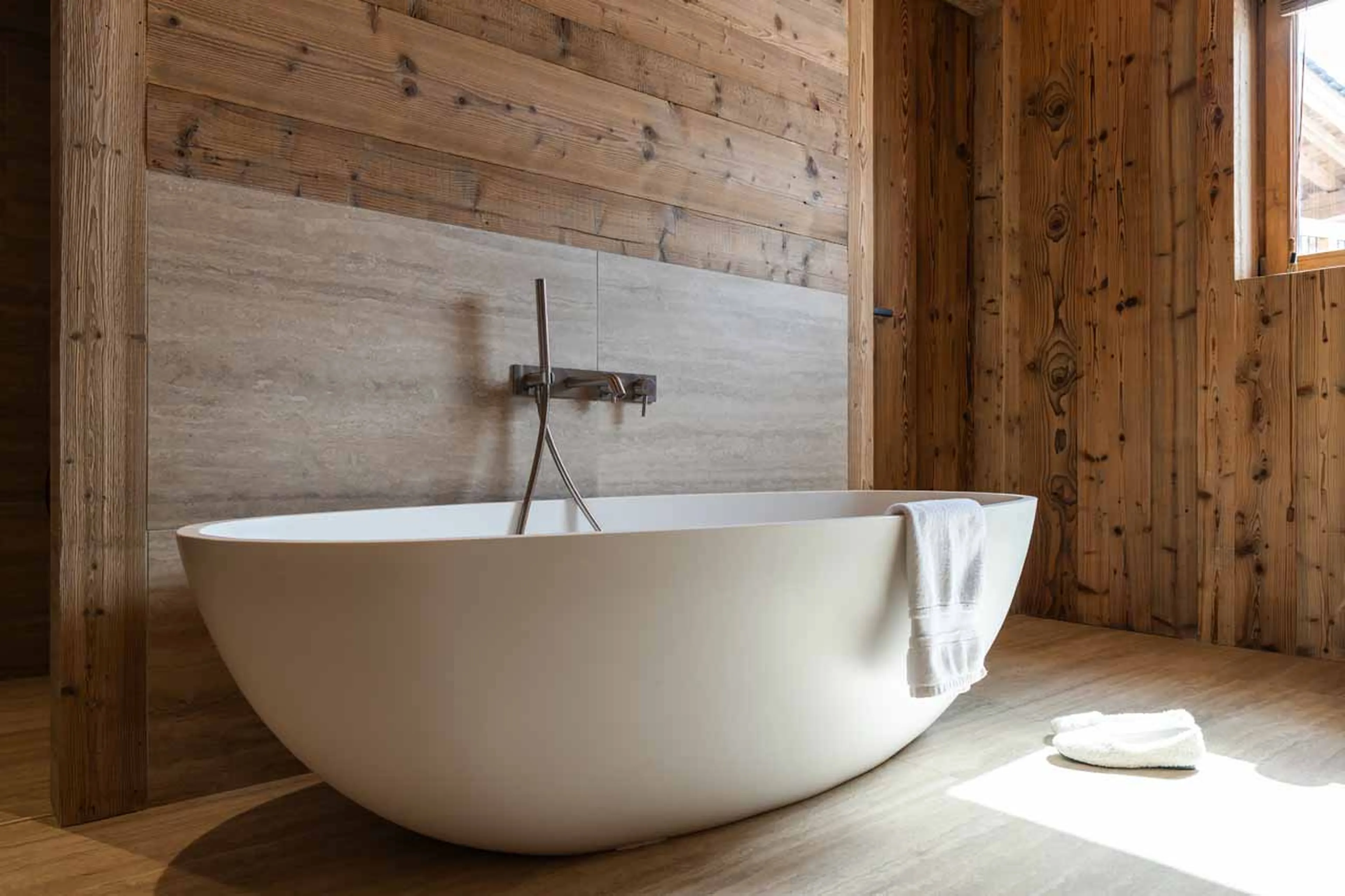 Bedroom 4 en-suite bath of Chalet Montana in St Martin de Belleville