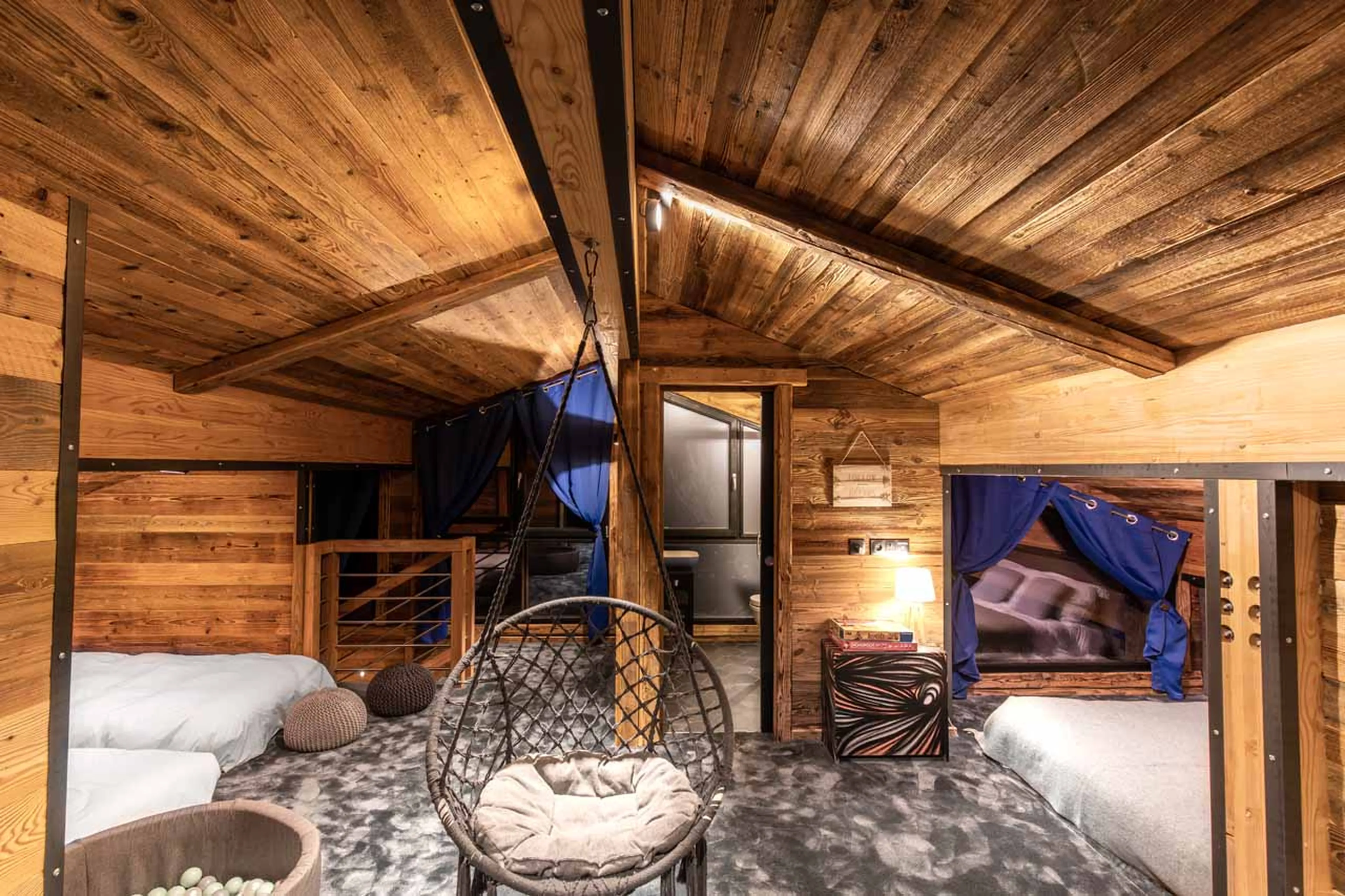 Bedroom six at Chalet Monts in Tignes