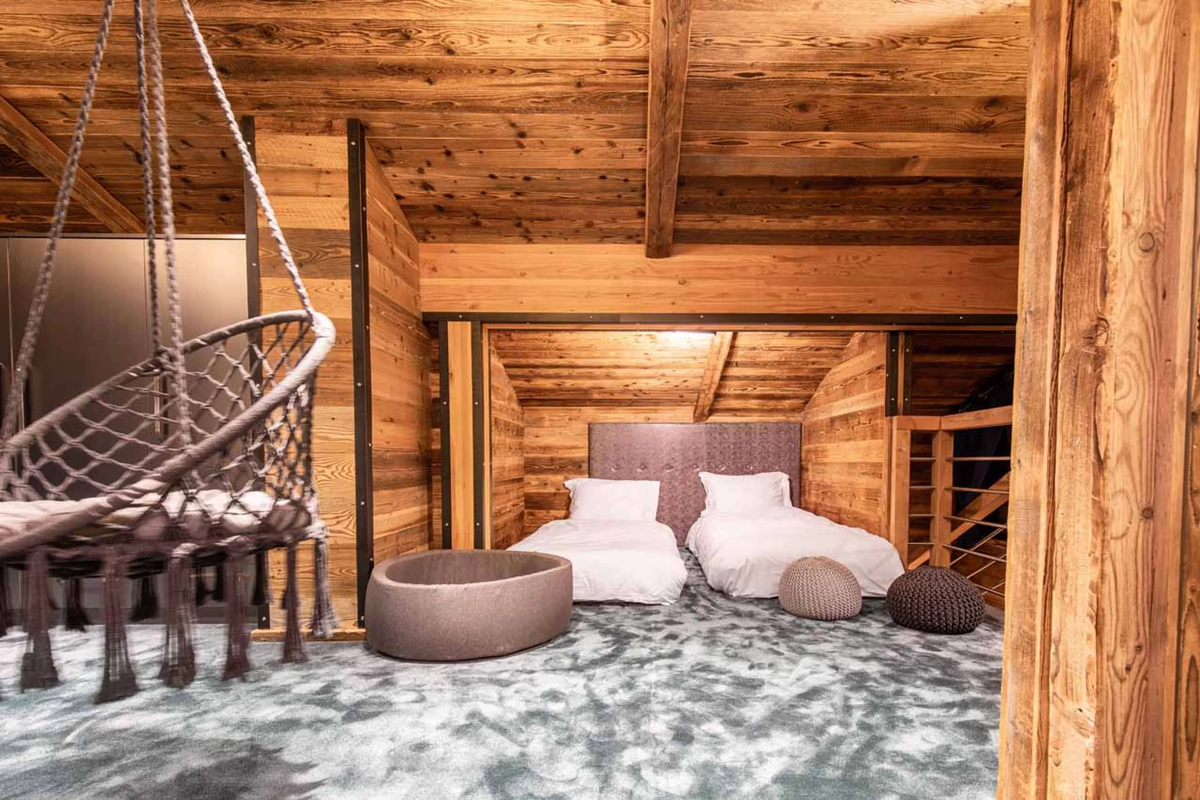 Twin beds at Chalet Monts in Tignes