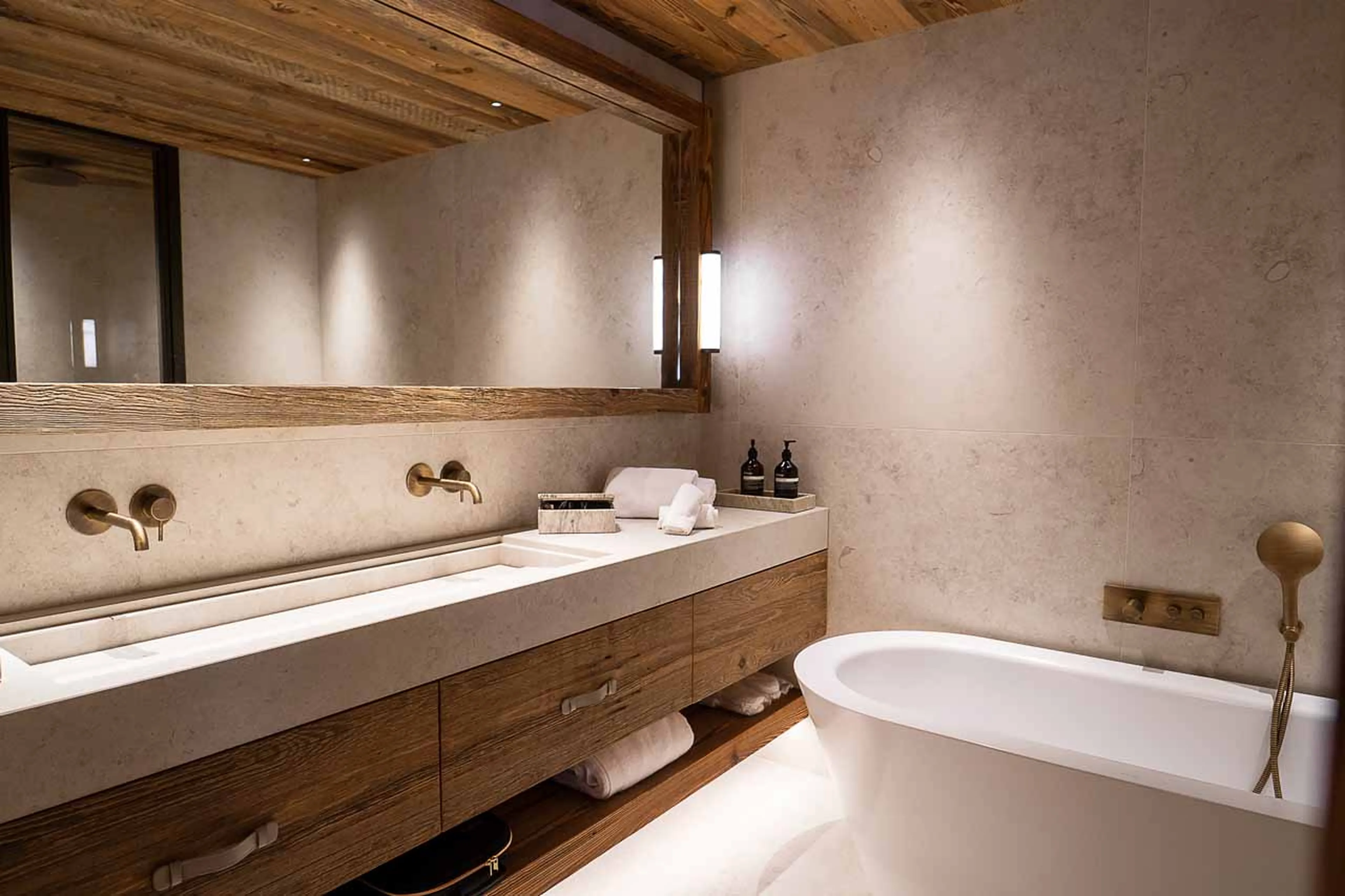 Bedroom 4 en-suite at Chalet Moon 1850 in Courchevel 1850
