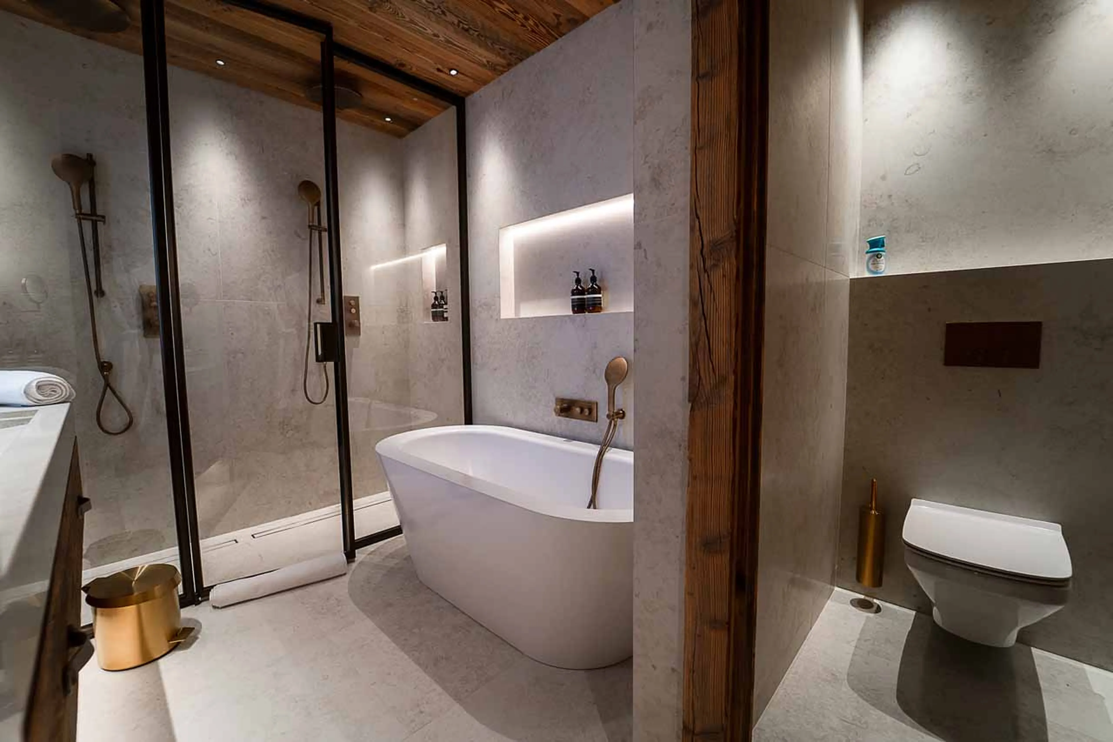 Bedroom 5 en-suite at Chalet Moon 1850 in Courchevel 1850