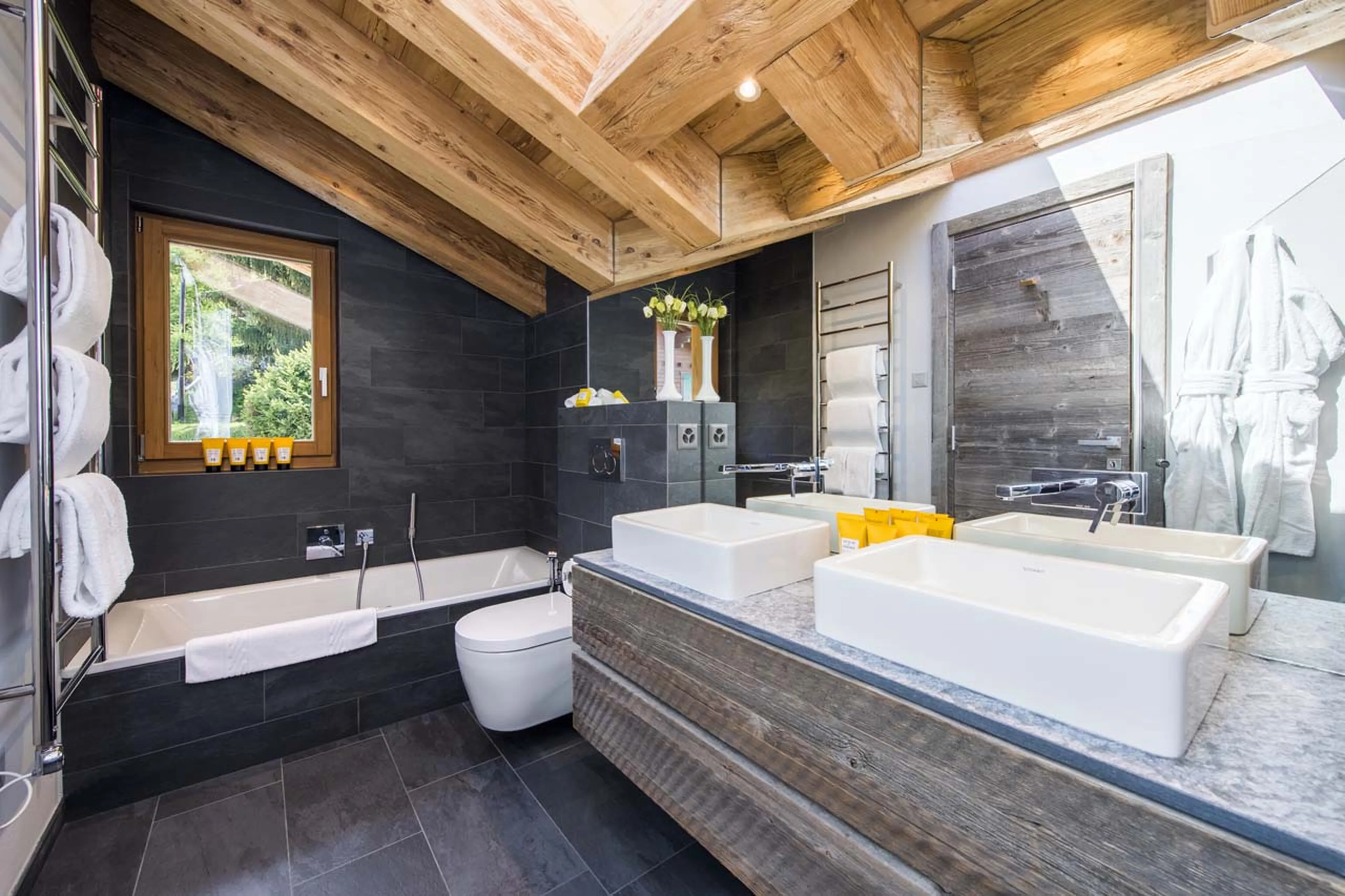 En-suite bathroom at Chalet Mowgli in Verbier