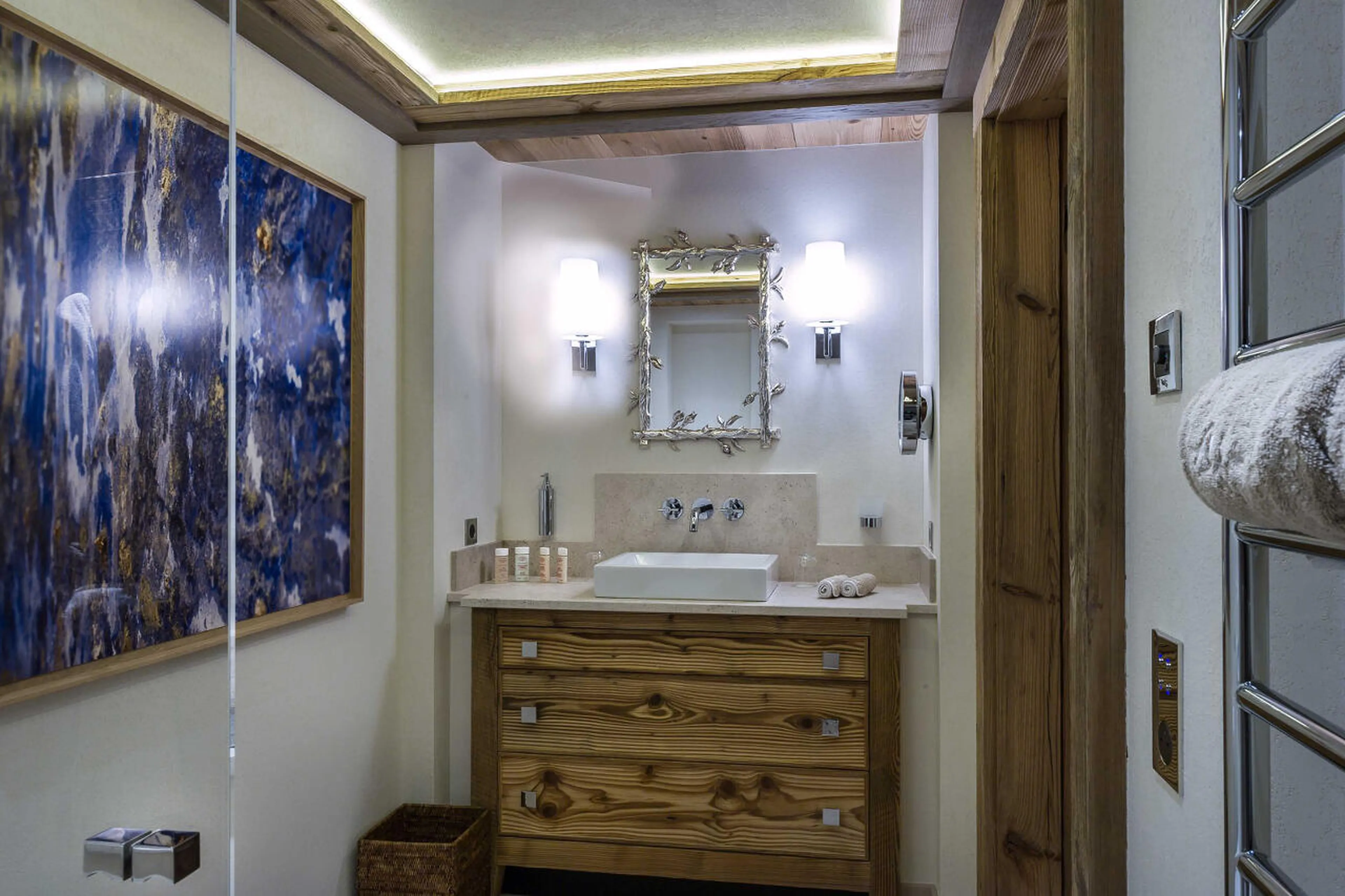 En suite shower room in Chalet Nanuq in Courchevel 1850