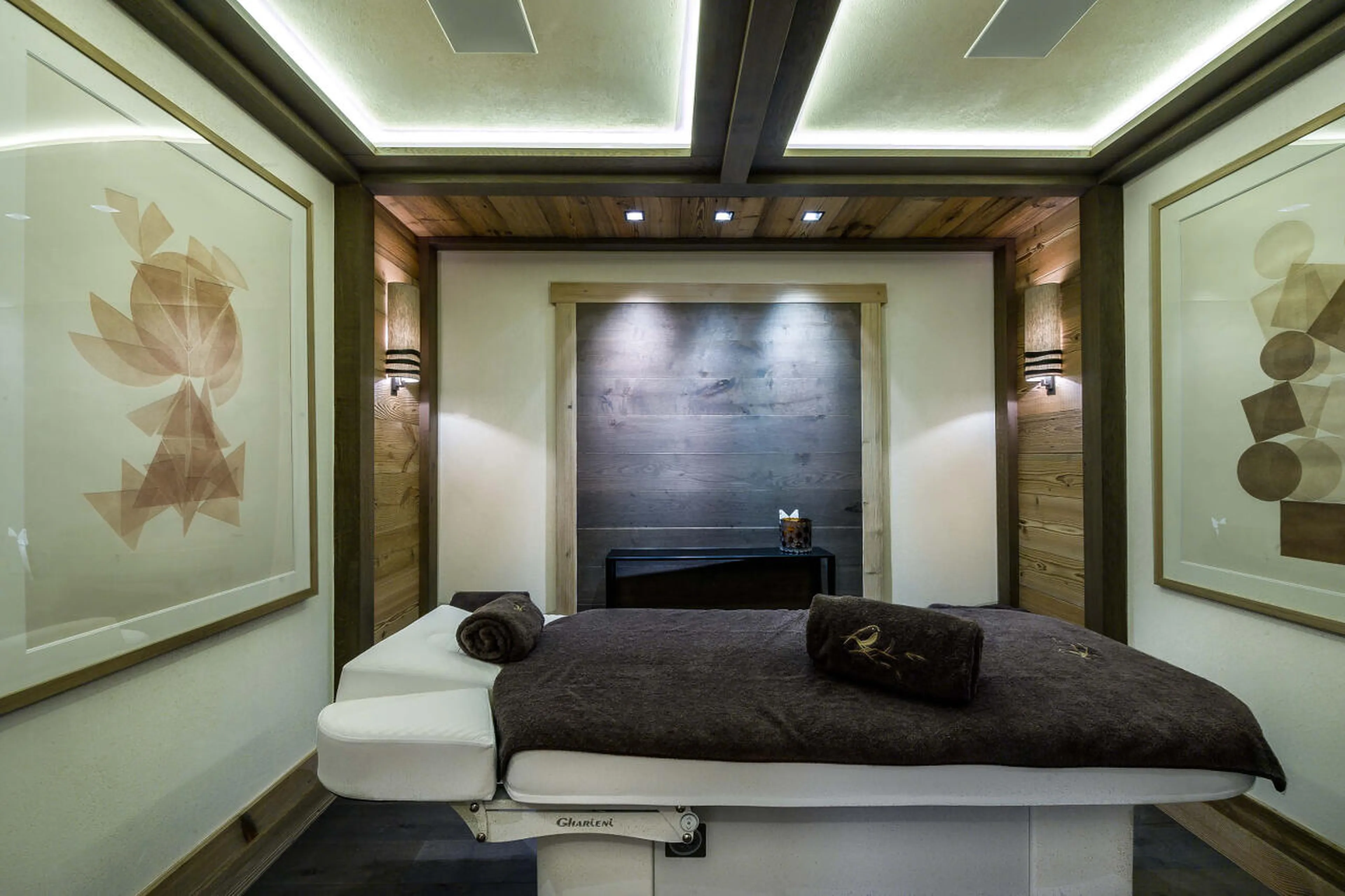 Massage room in wellness area in Chalet Nanuq in Courchevel 1850