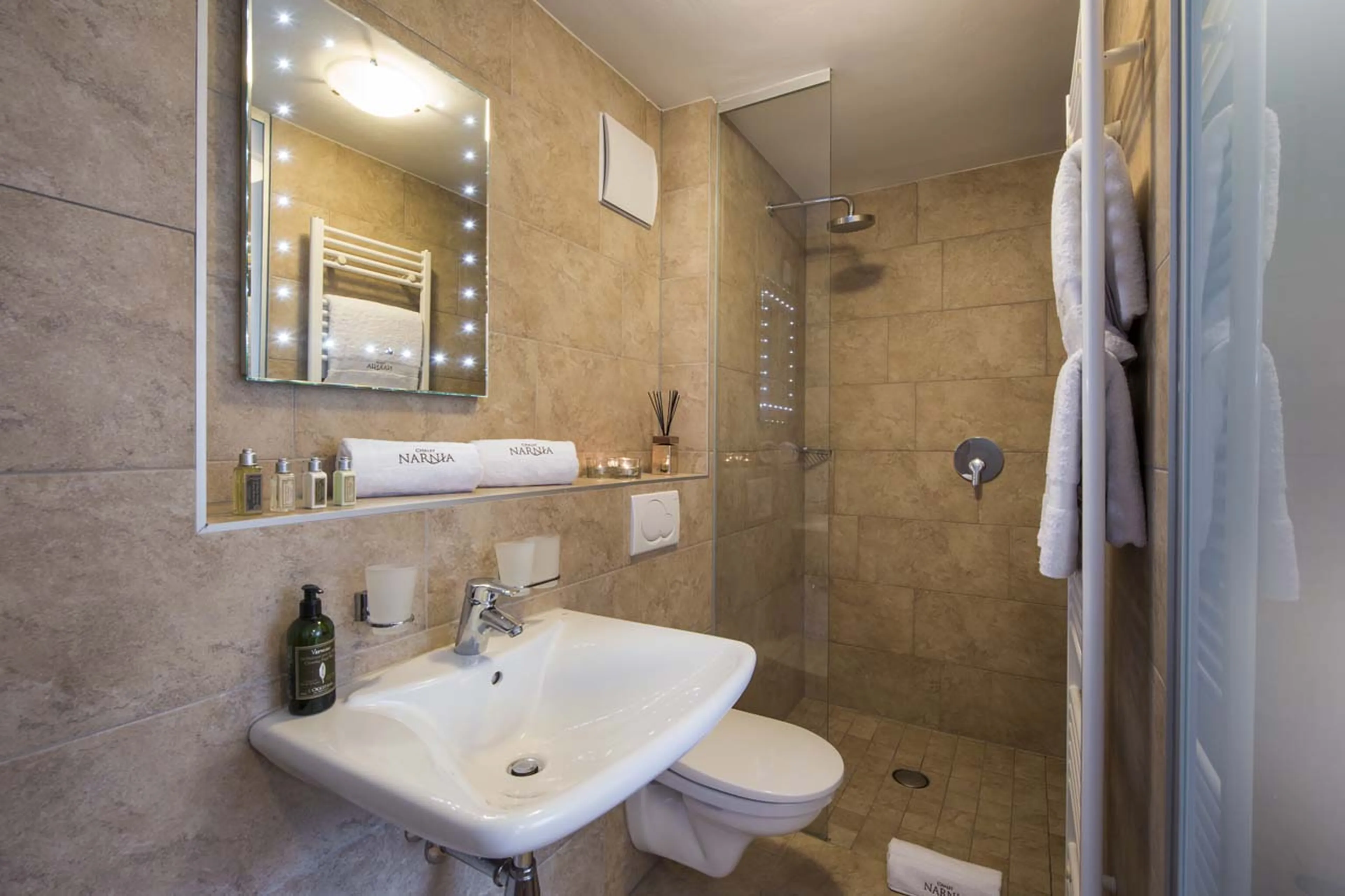 Bathroom four at Chalet Narnia in St Anton