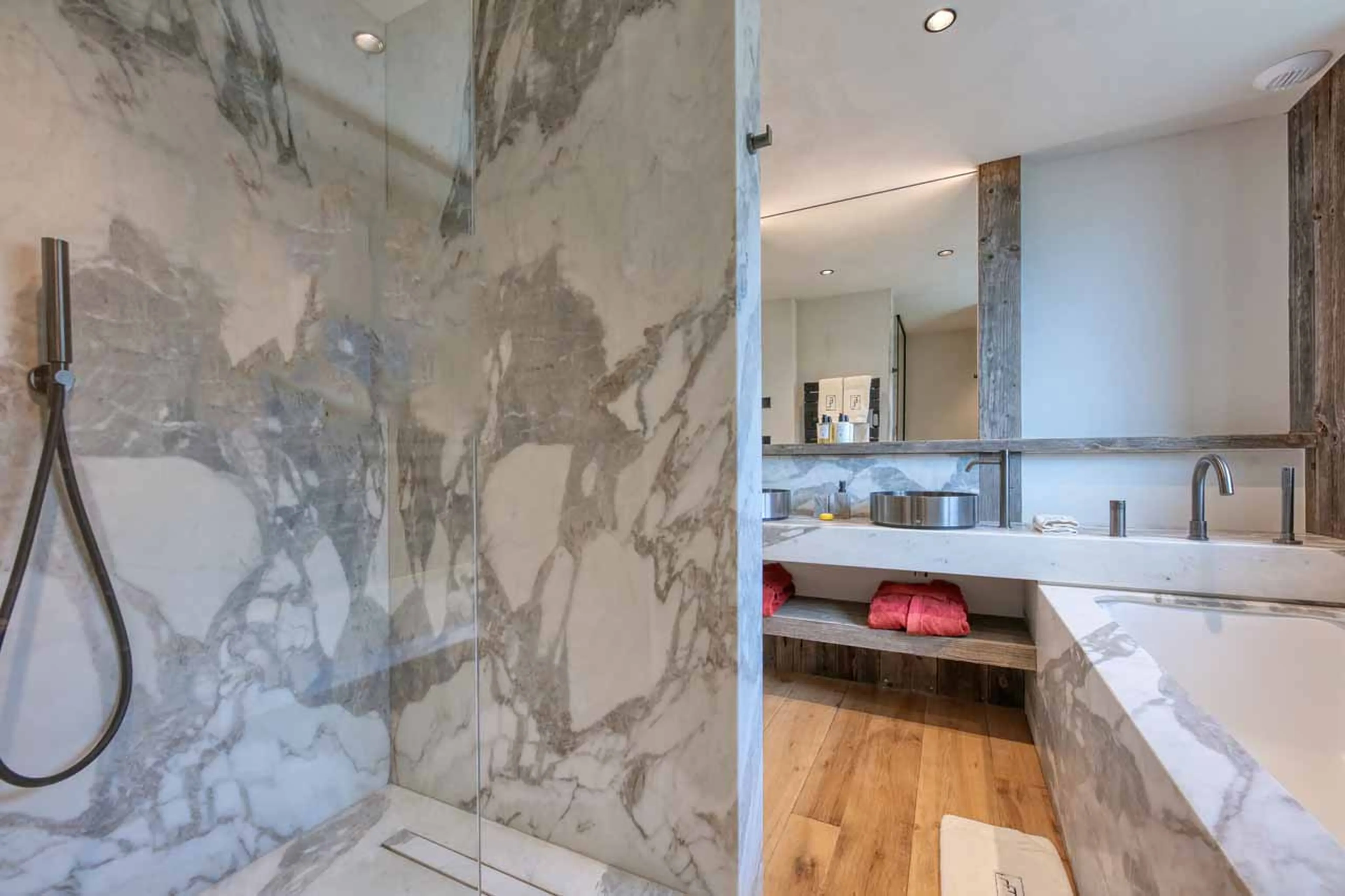 Bedroom 2 en-suite at Chalet Nebraska in Megeve