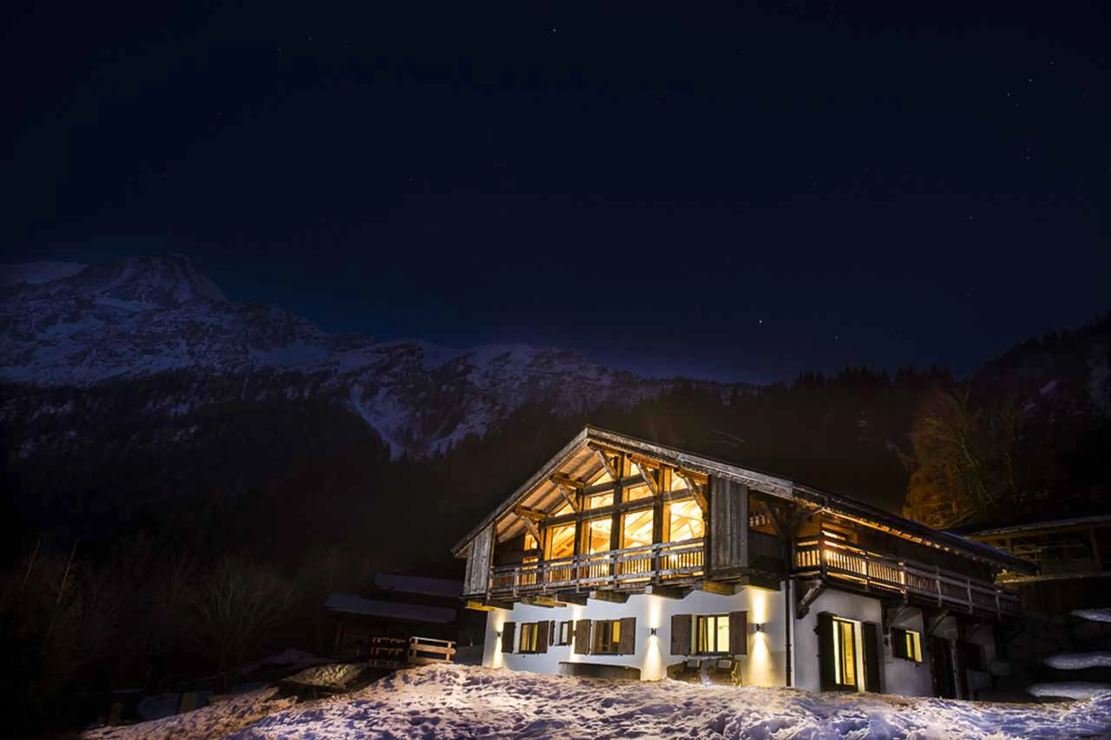 Chalet Norel in Chamonix at night