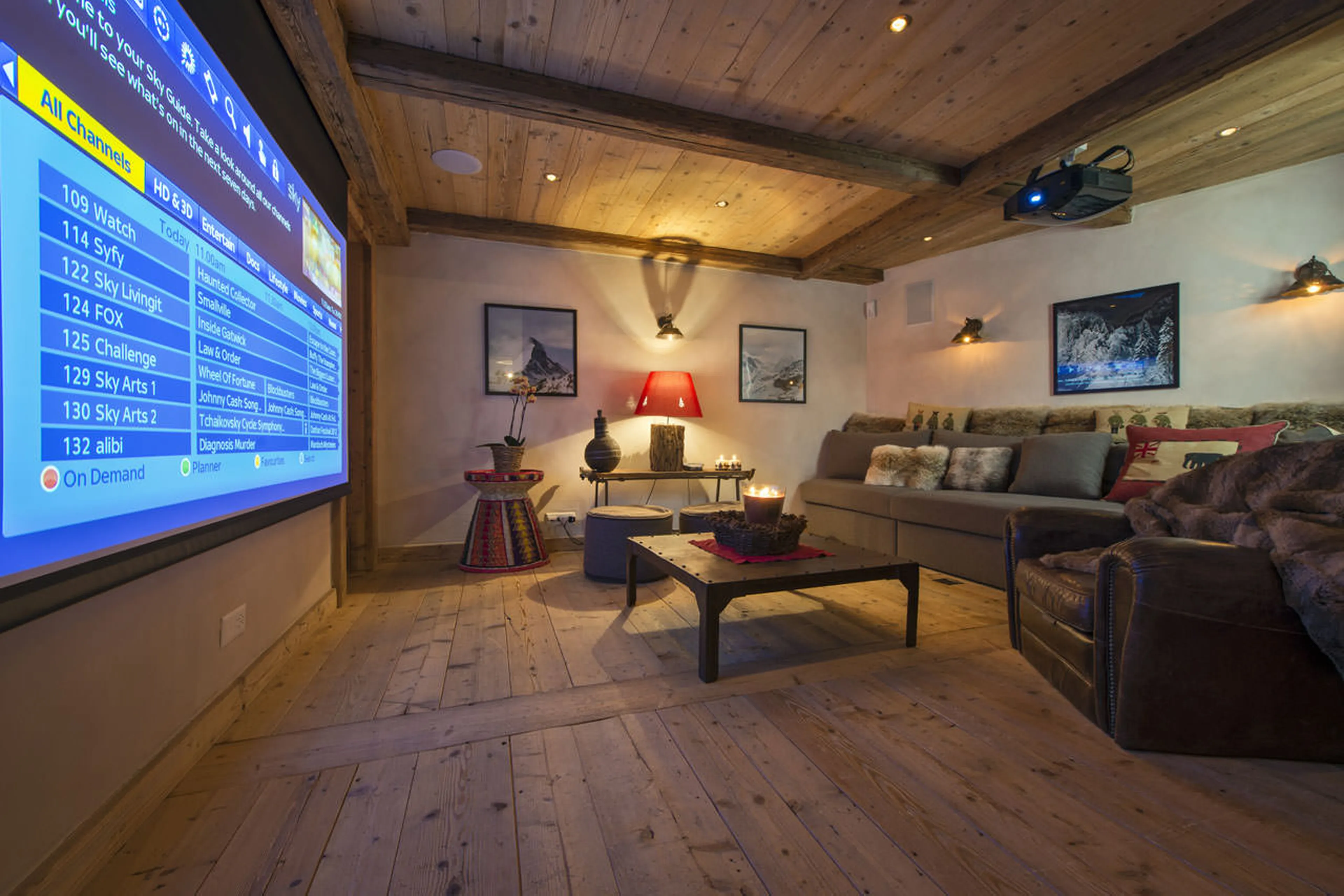 Cinema room in Chalet Nyumba in Verbier