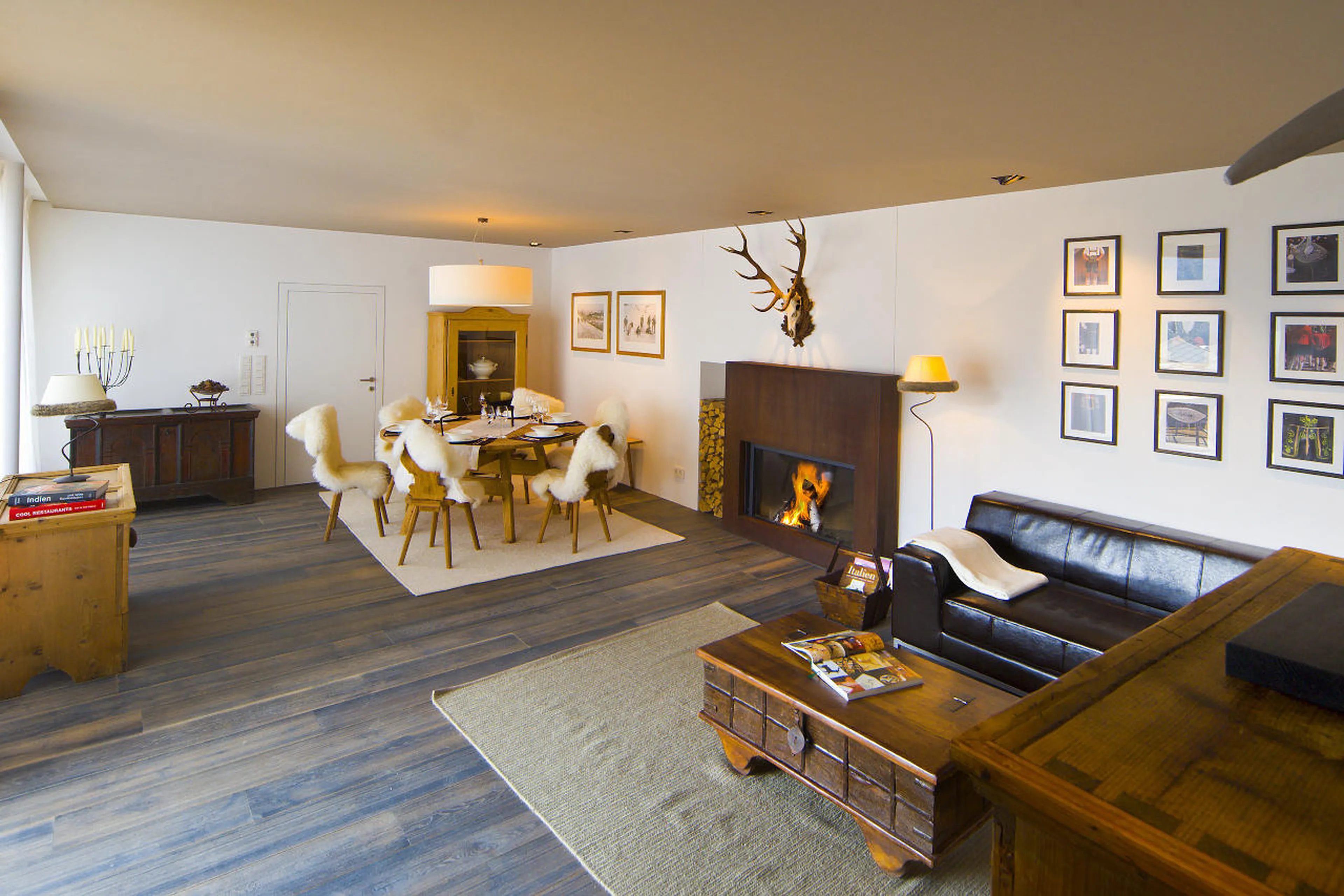 Open plan living/dining area in Chalet Obertreyen near Kronplatz