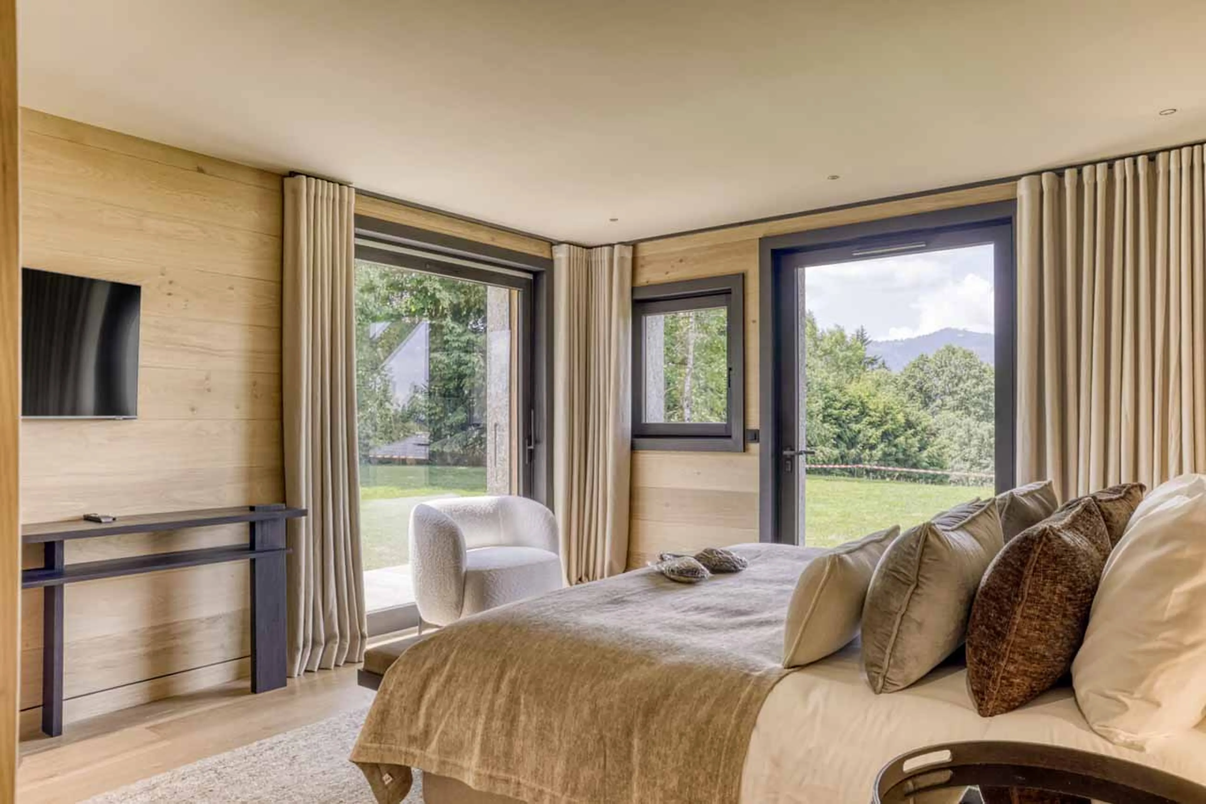 Bedroom 2 terrace access at Chalet Olivier in Megeve