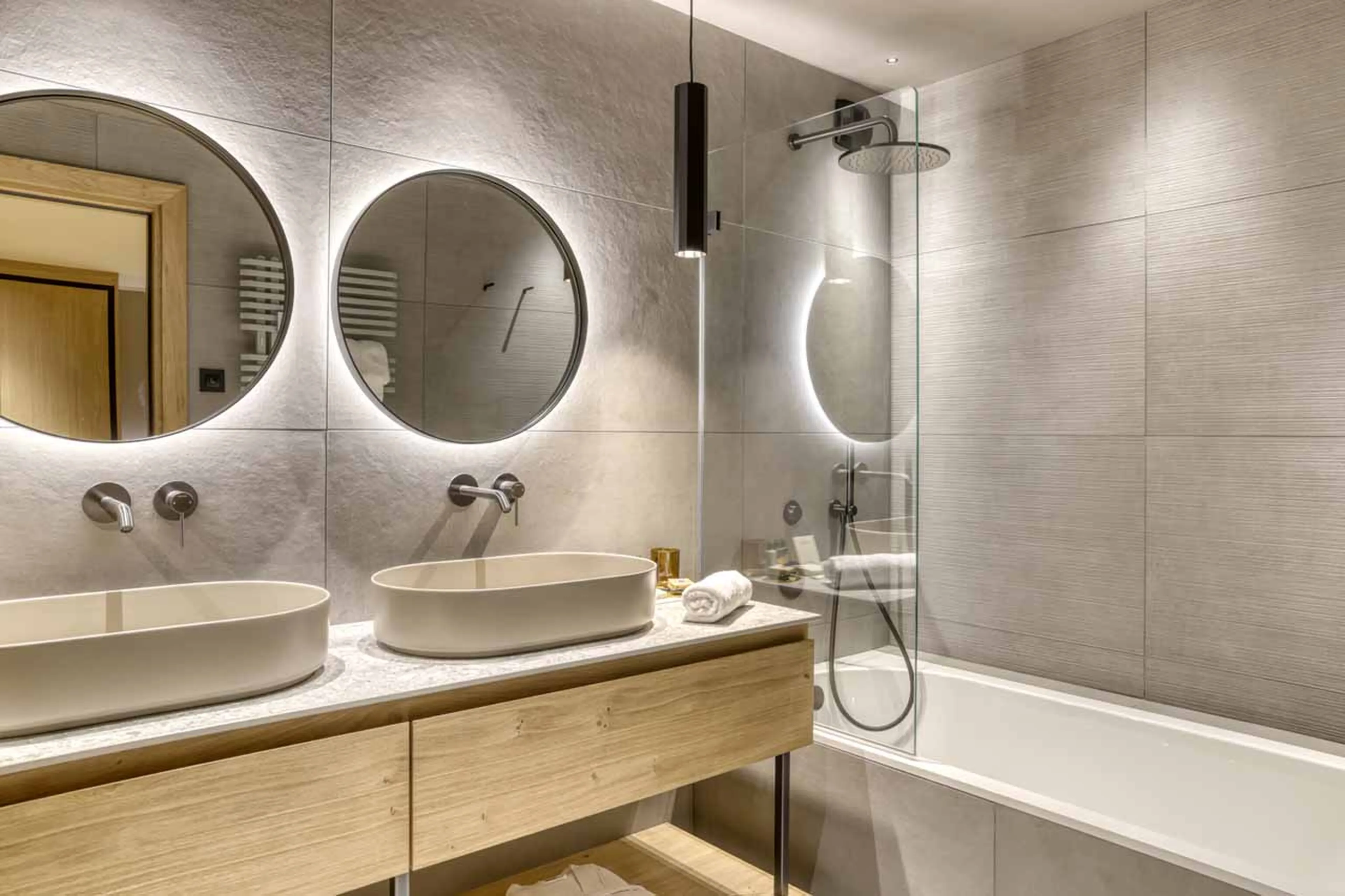 Bedroom 4 bathroom at Chalet Olivier in Megeve