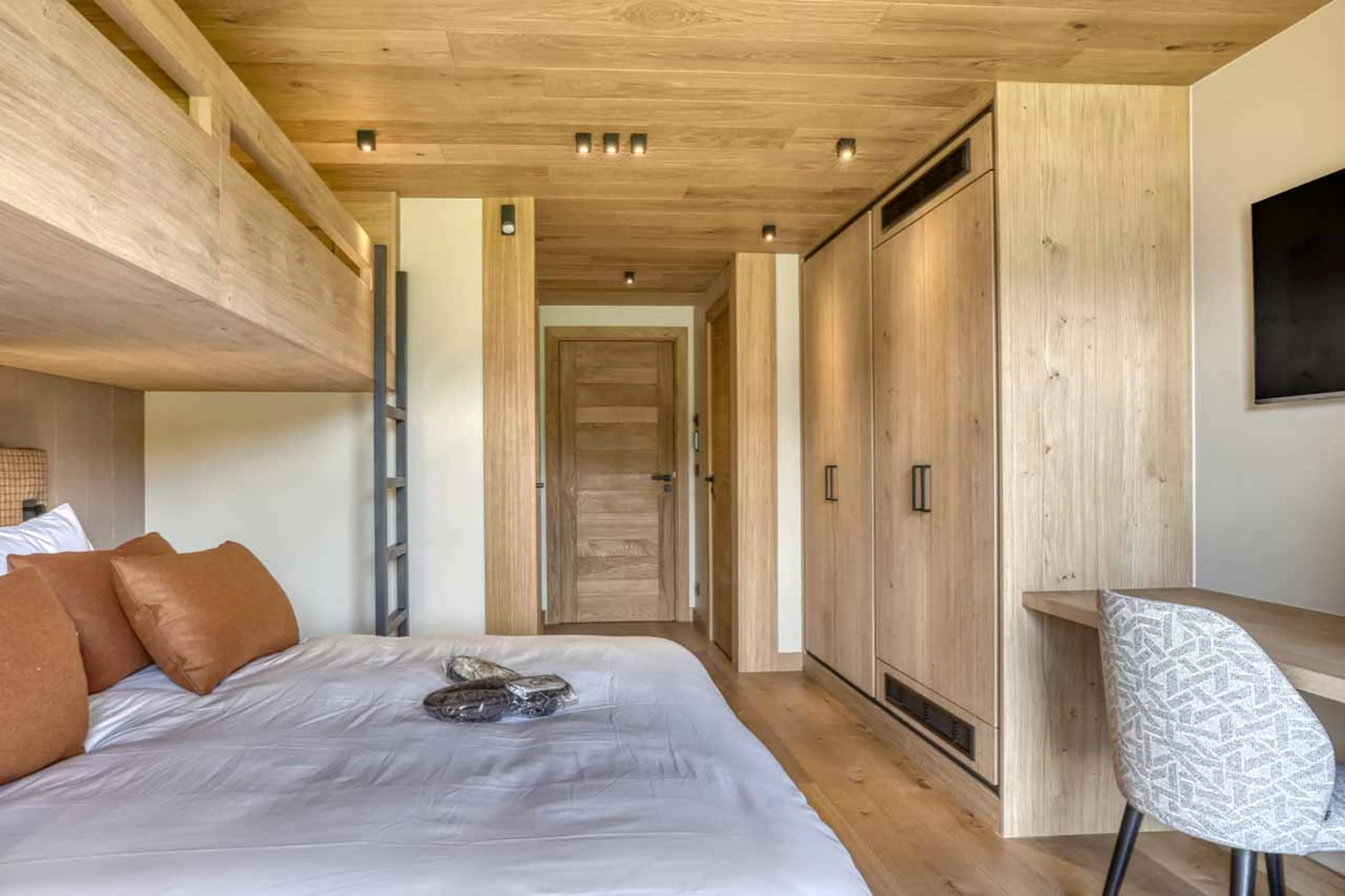 Bedroom 5 wardrobes and desk area at Chalet Olivier in Megeve