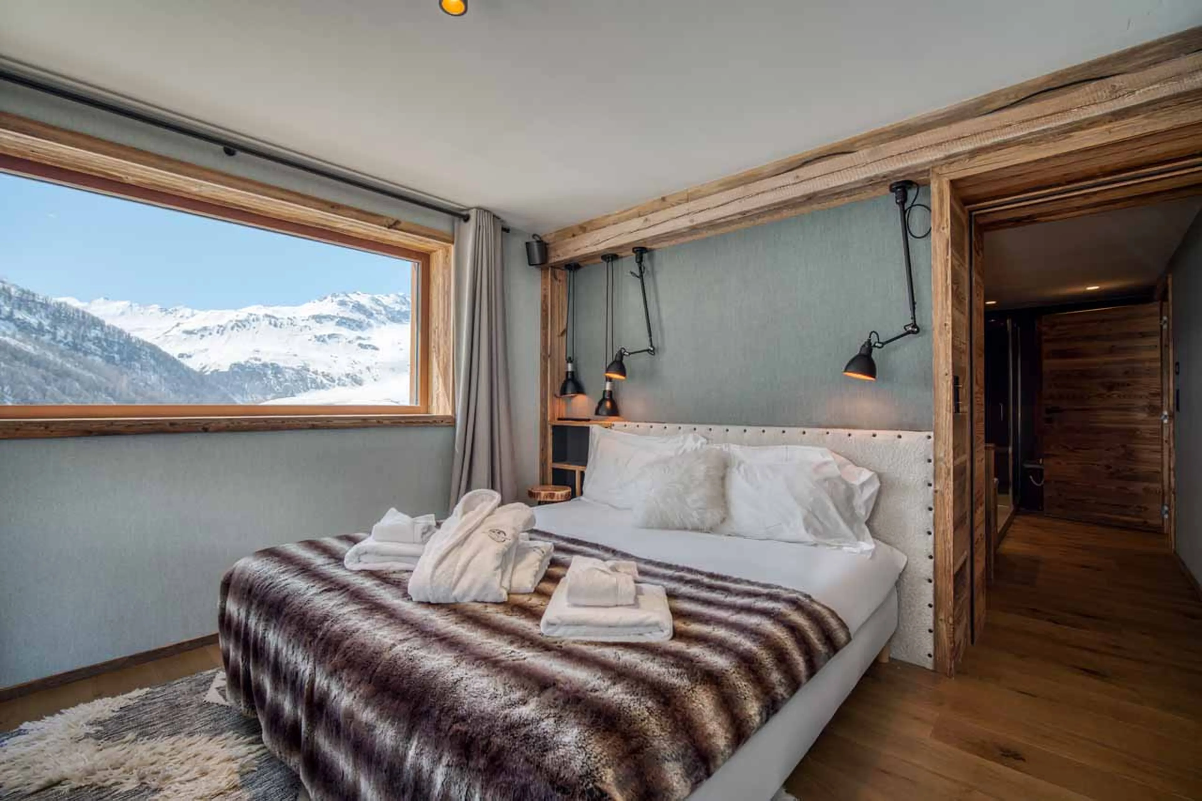Bedroom 2 bed at Chalet Oly in Val d'Isere