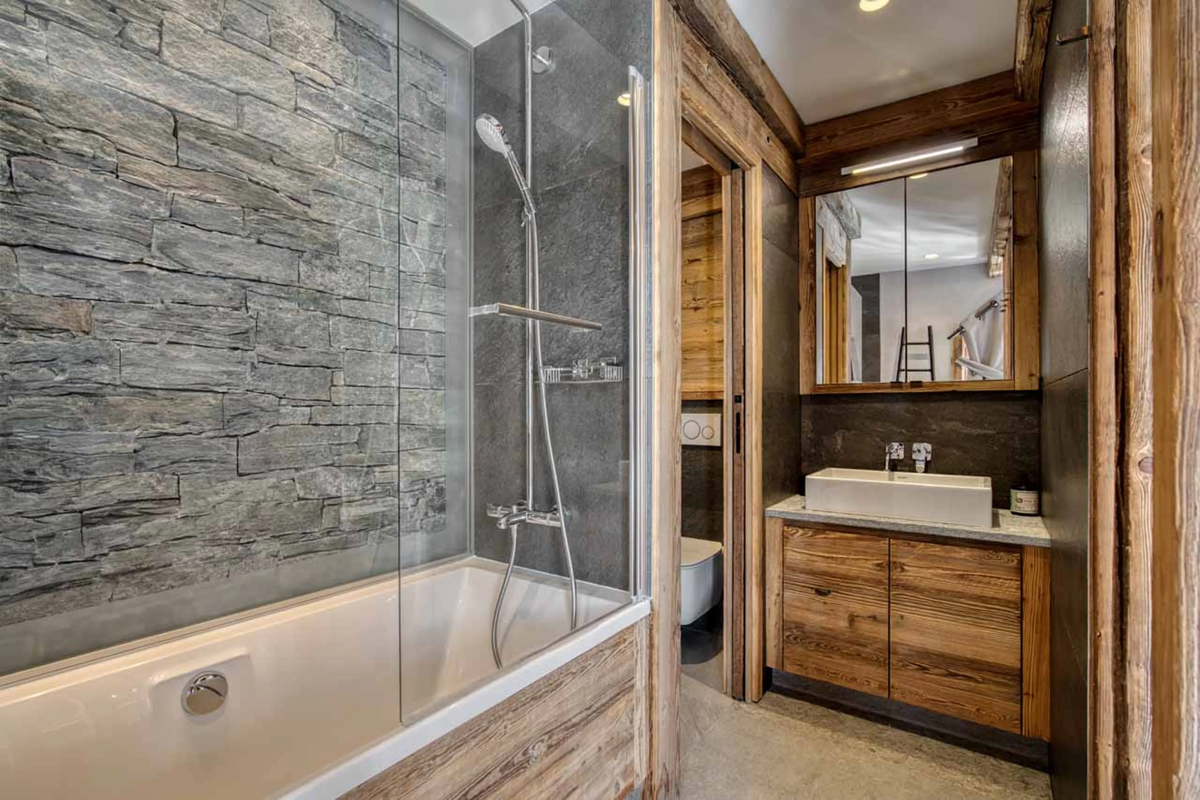 Bedroom 5 en-suite at Chalet Oly in Val d'Isere