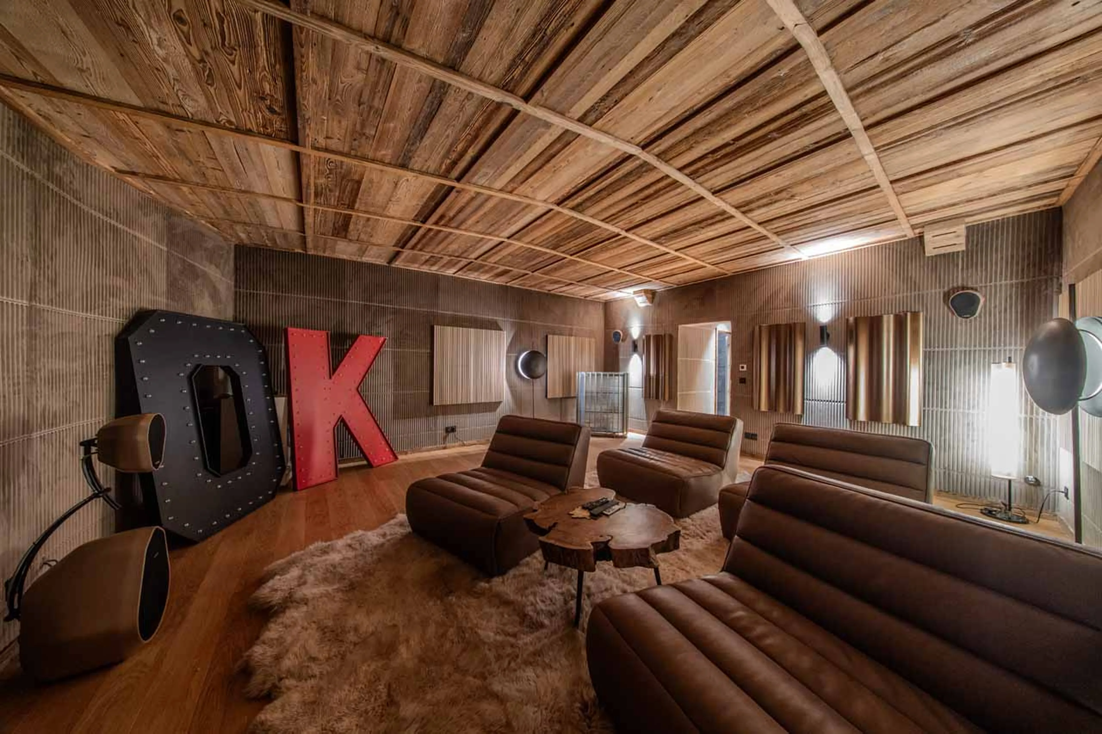 Tv room/lounge at Chalet Orca in Val d'Isere