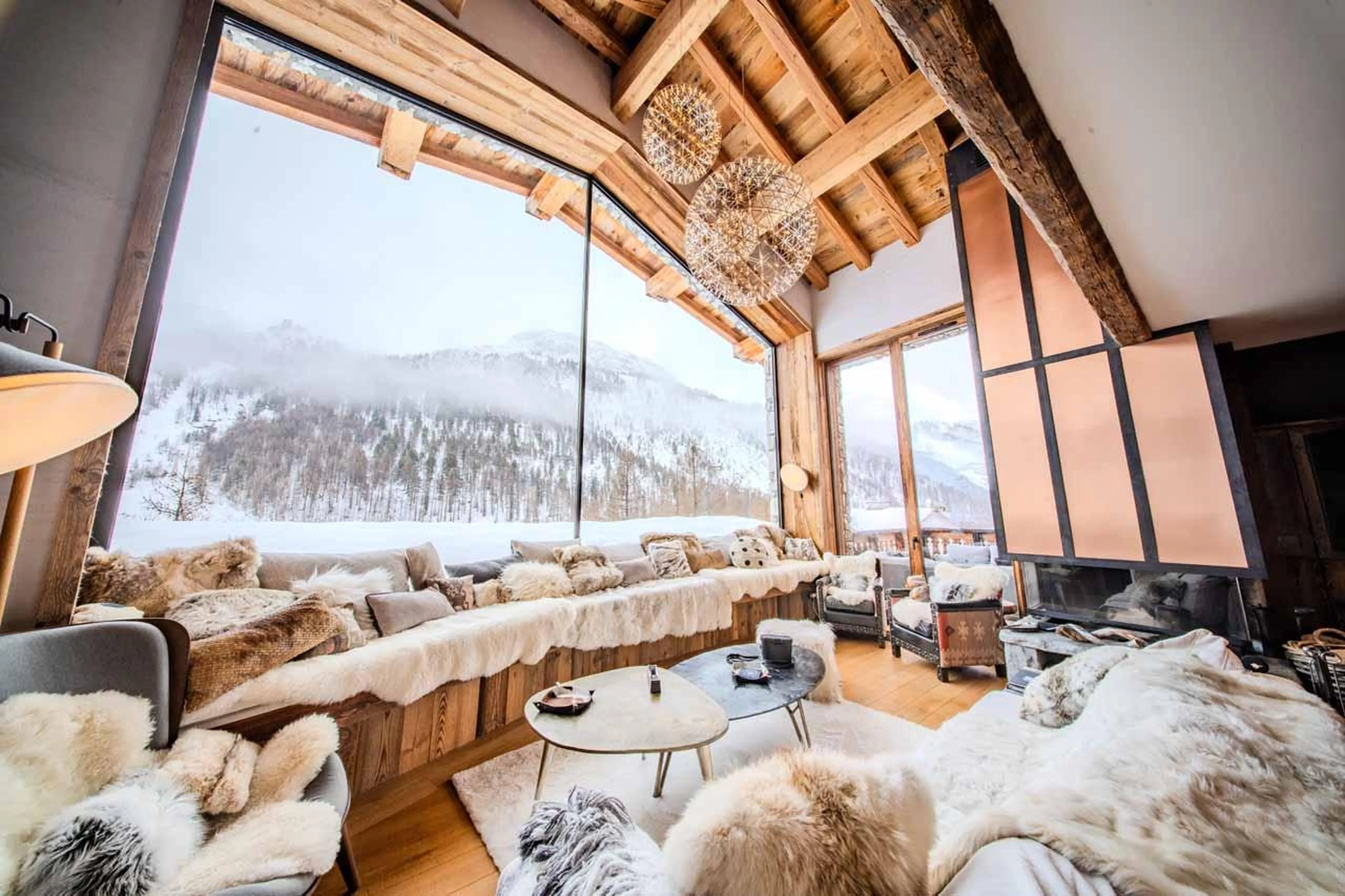 Living area of  Chalet Les Ours in Val d'Isere