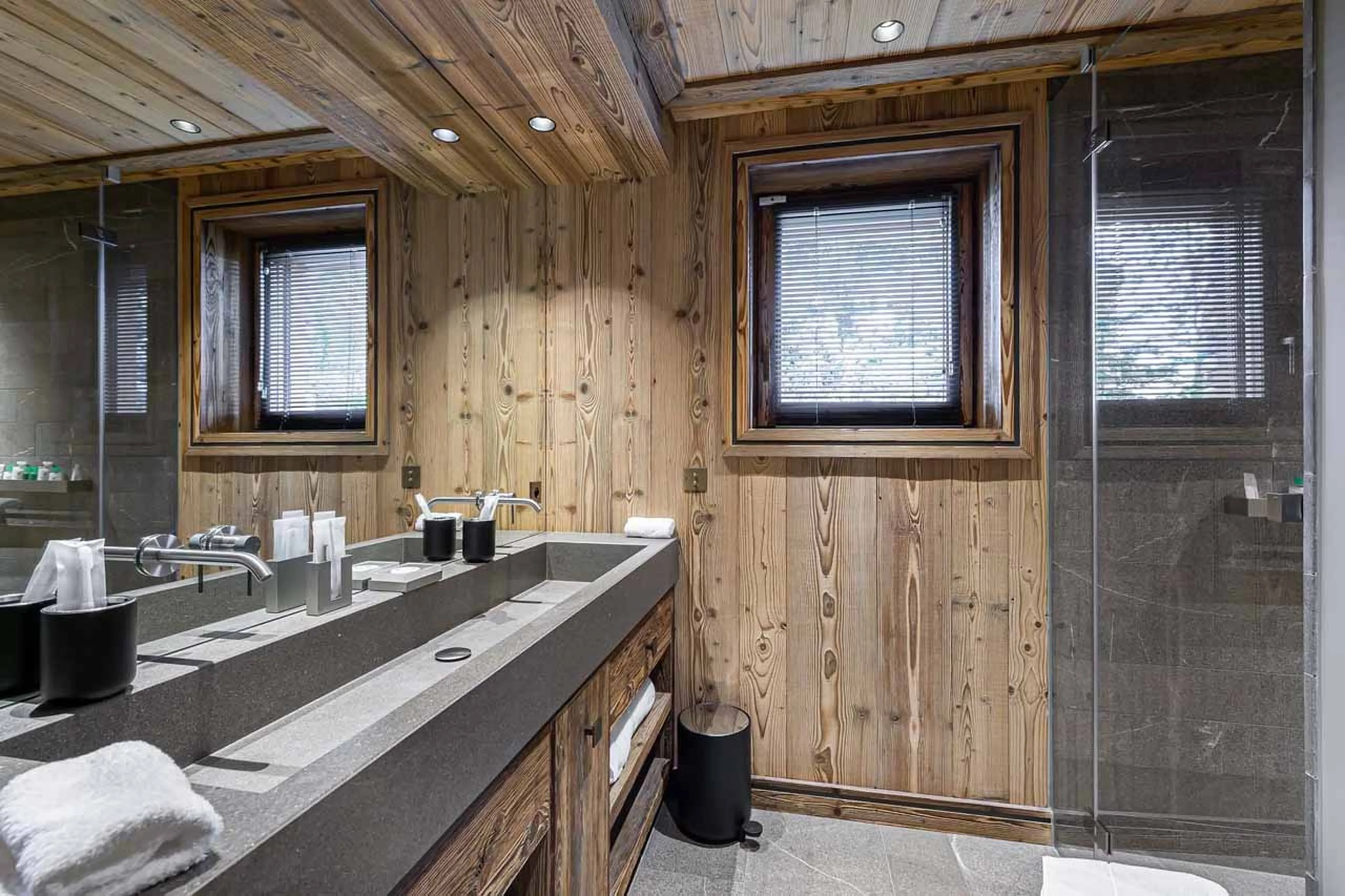 Bathroom six at Chalet Orcia in Megeve