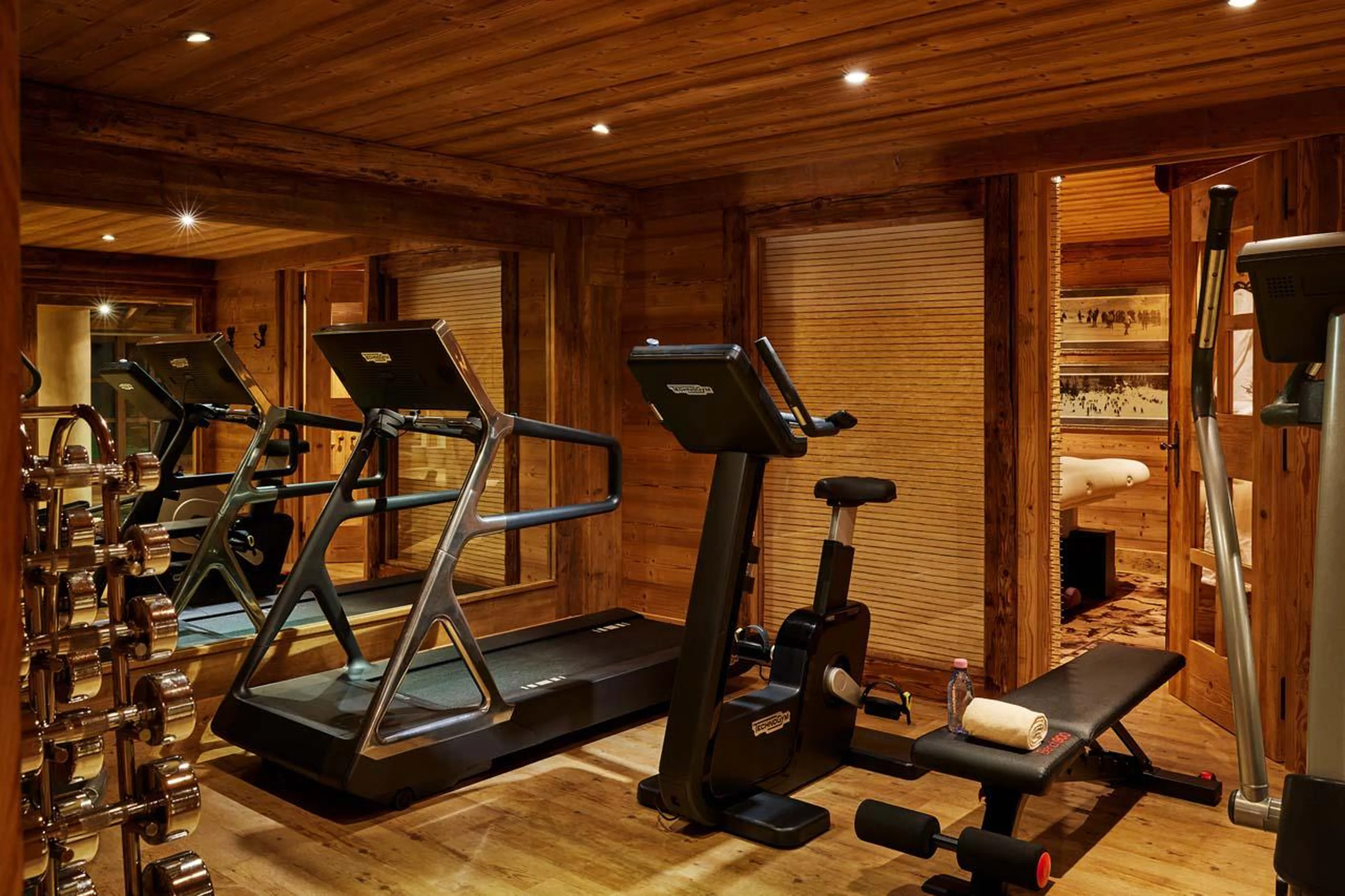 Swimming pool next to the fitness area in Chalet Ormello in Courchevel 1850