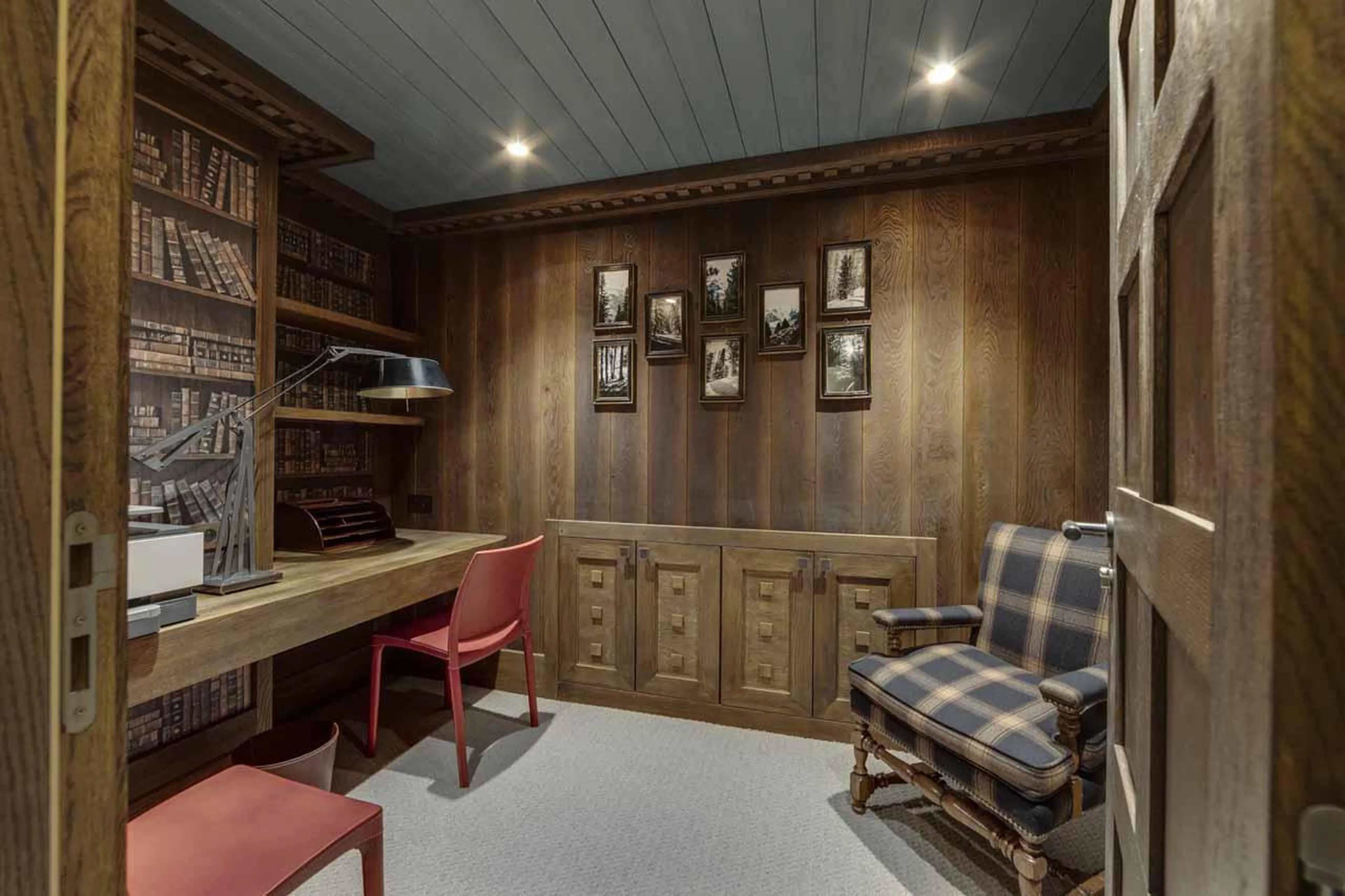 Study at Chalet Ottawa in Val d'Isere