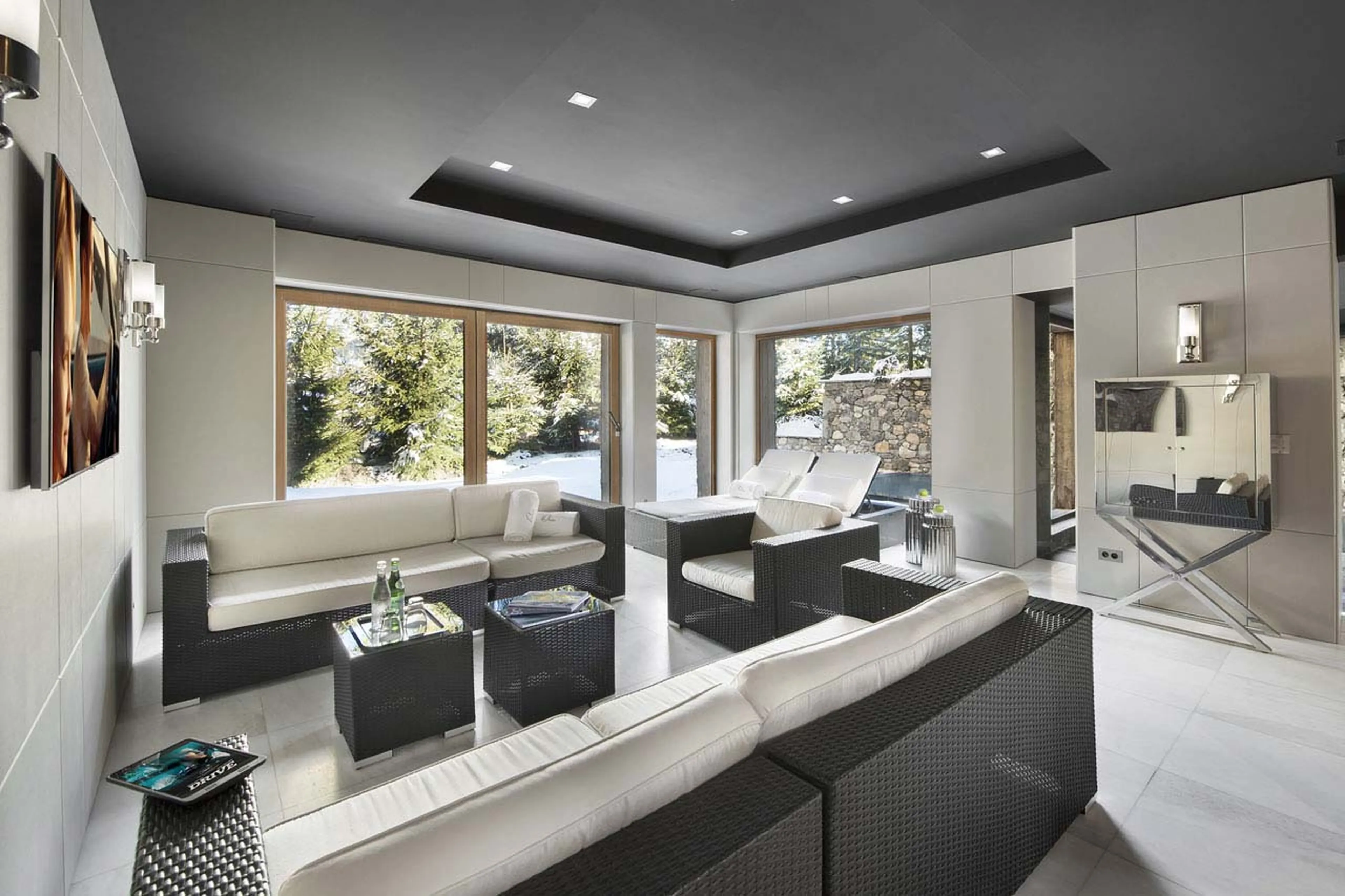 Spa lounge with terrace access in Chalet Owens in Courchevel 1850