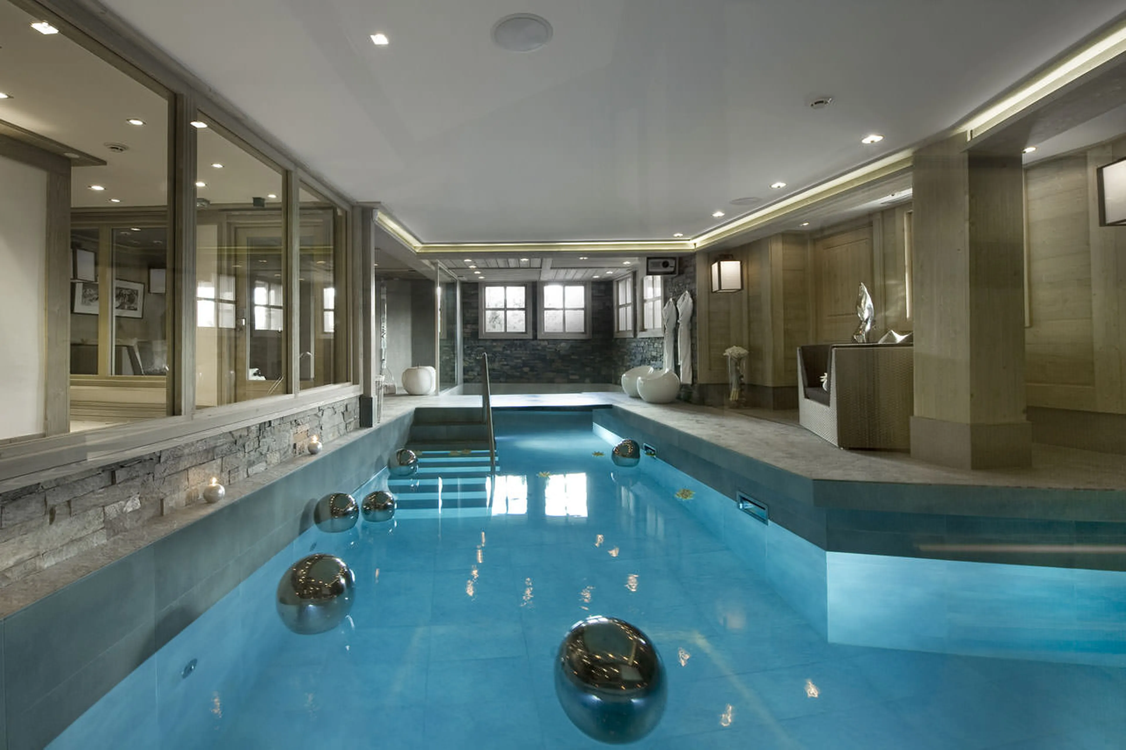 Swimming pool at Chalet Panmah in Courchevel 1850
