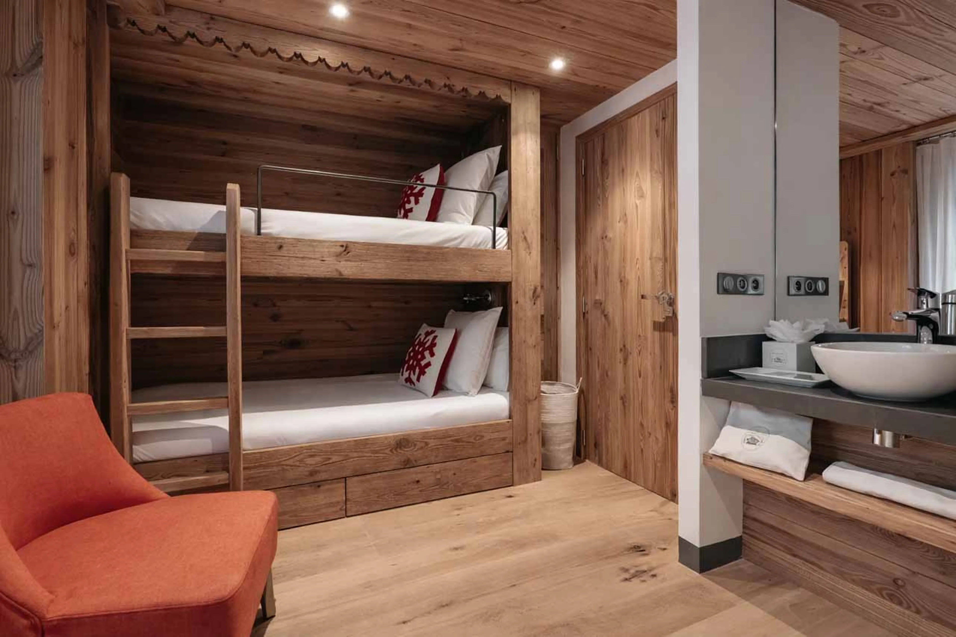 Bunk beds at Chalet Le Papillon in Val d'Isere