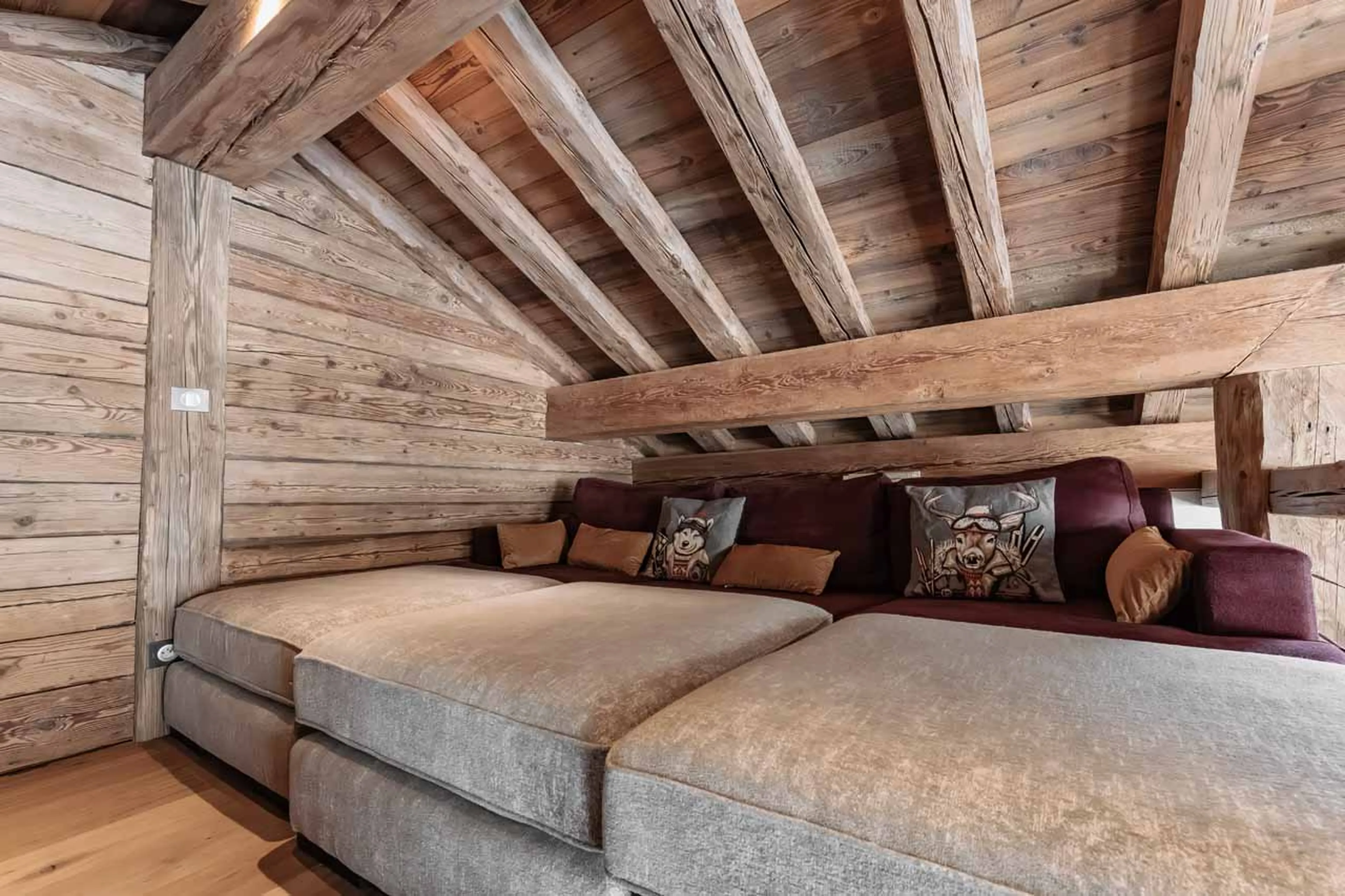 Mezzanine TV area at Chalet Le Papillon in Val d'Isere