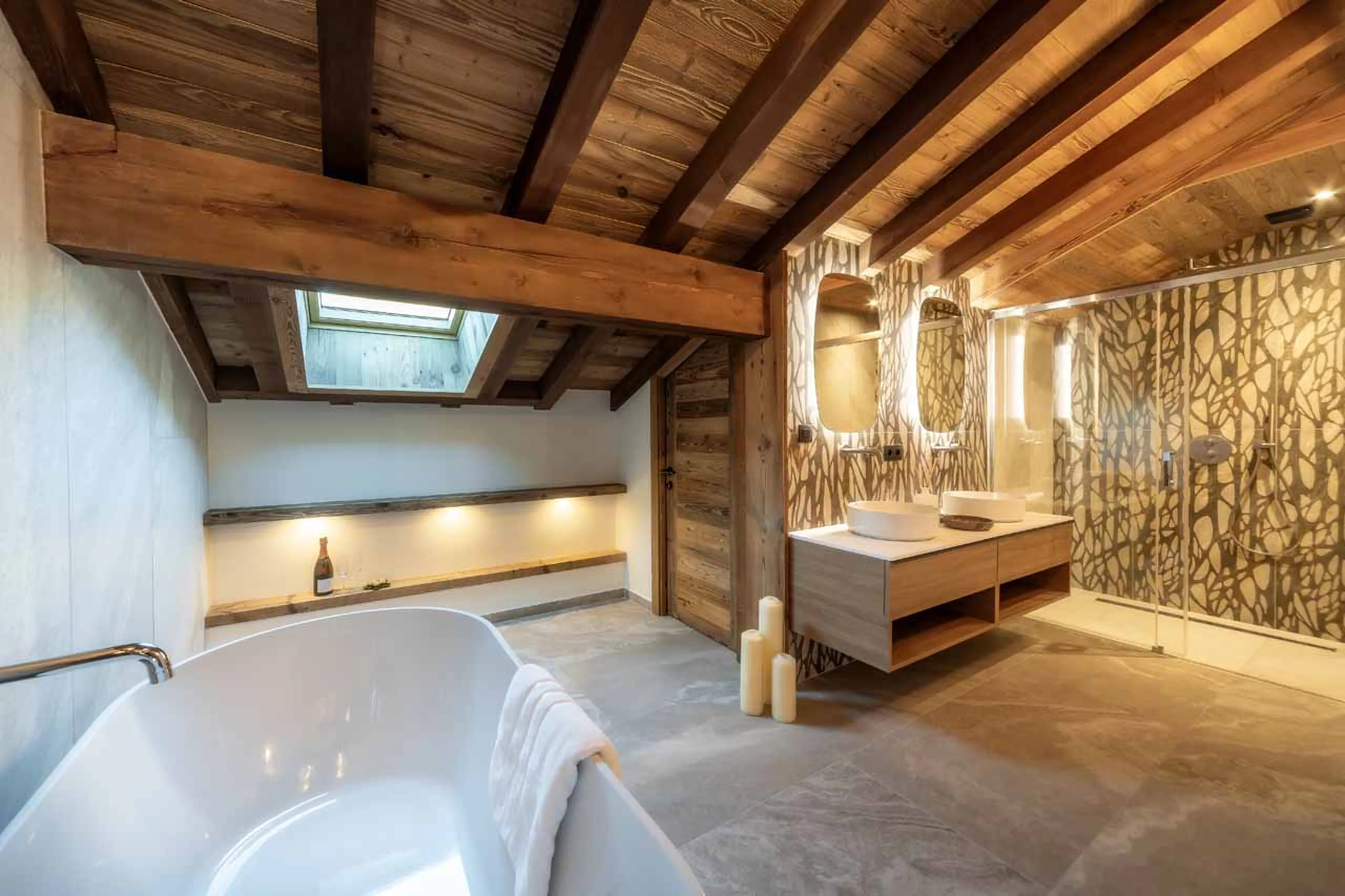 Bedroom 1 ensuite at Chalet Pavot in Morzine