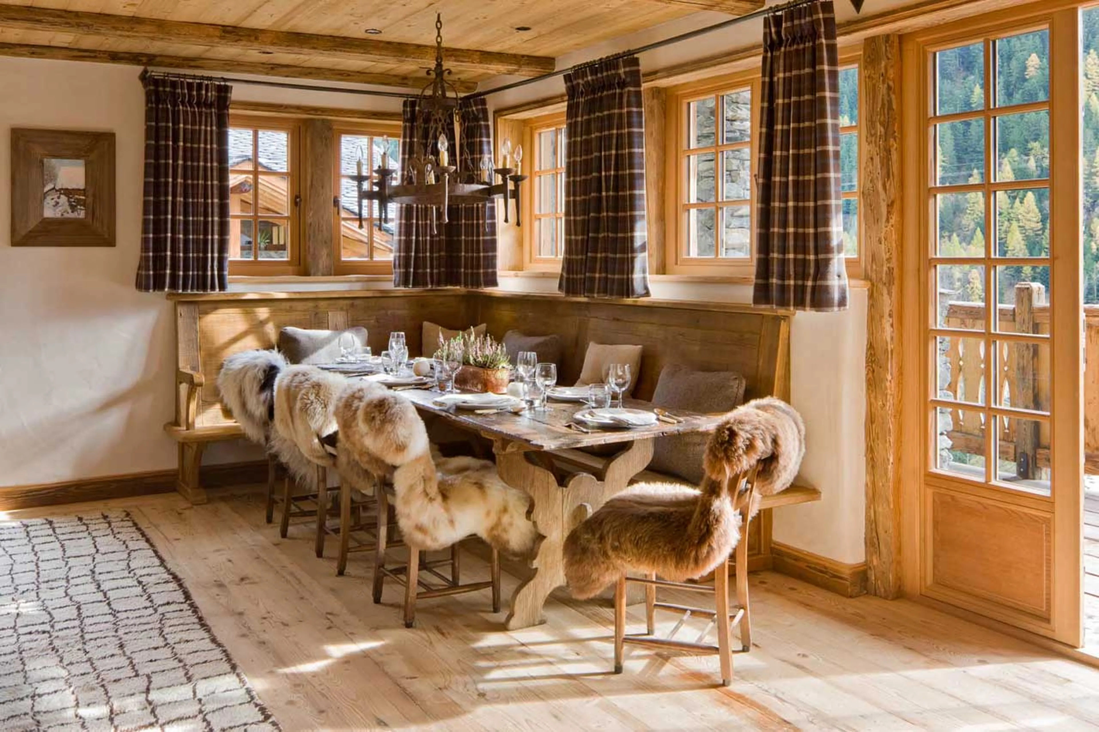 Dining table at Chalet Pelerin in Le Miroir