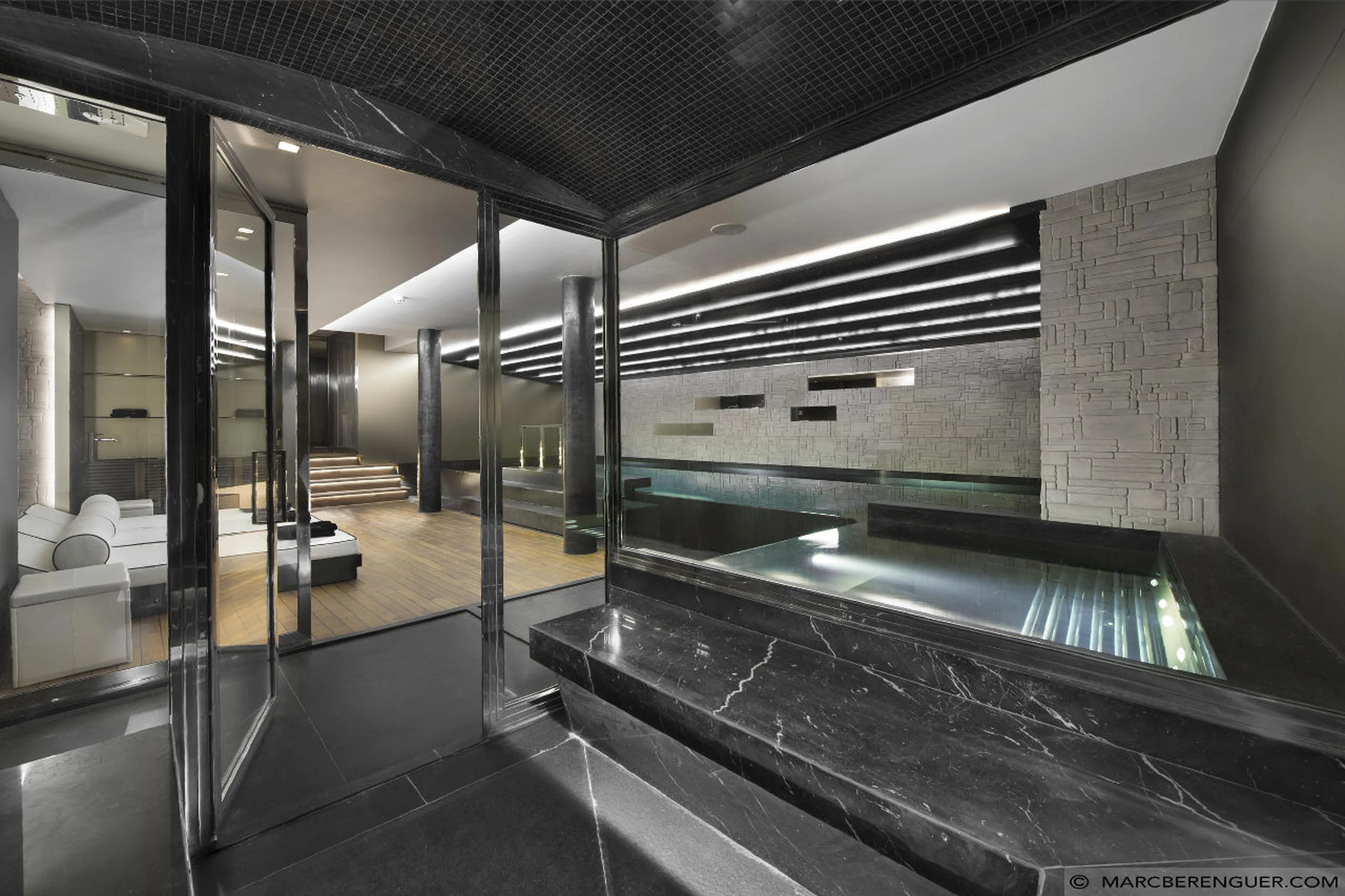 Infinity edge pool and Jacuzzi in Chalet Perce Neige, Courchevel 1850