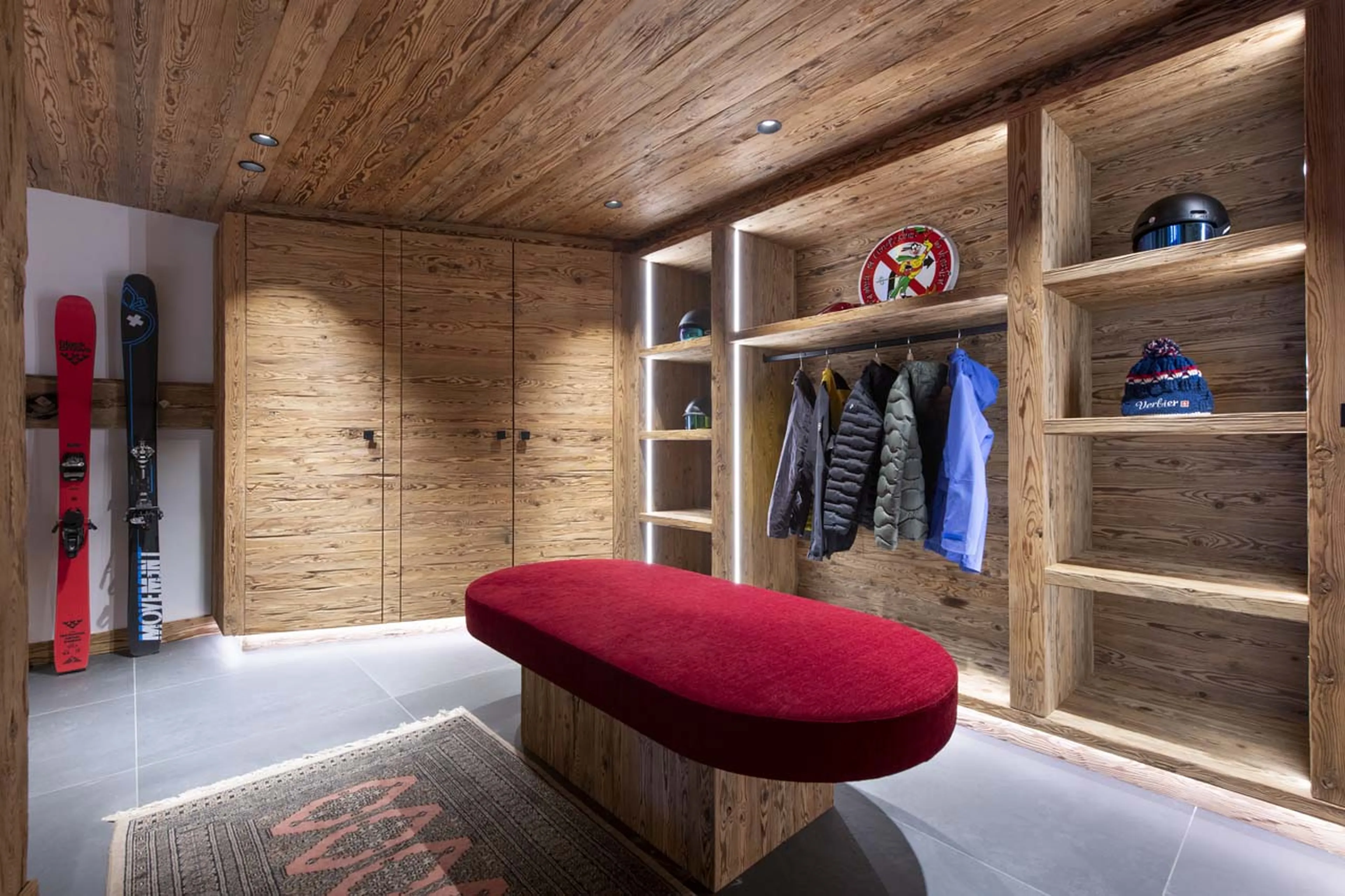 Spacious ski room at Chalet Peter Pan in Verbier