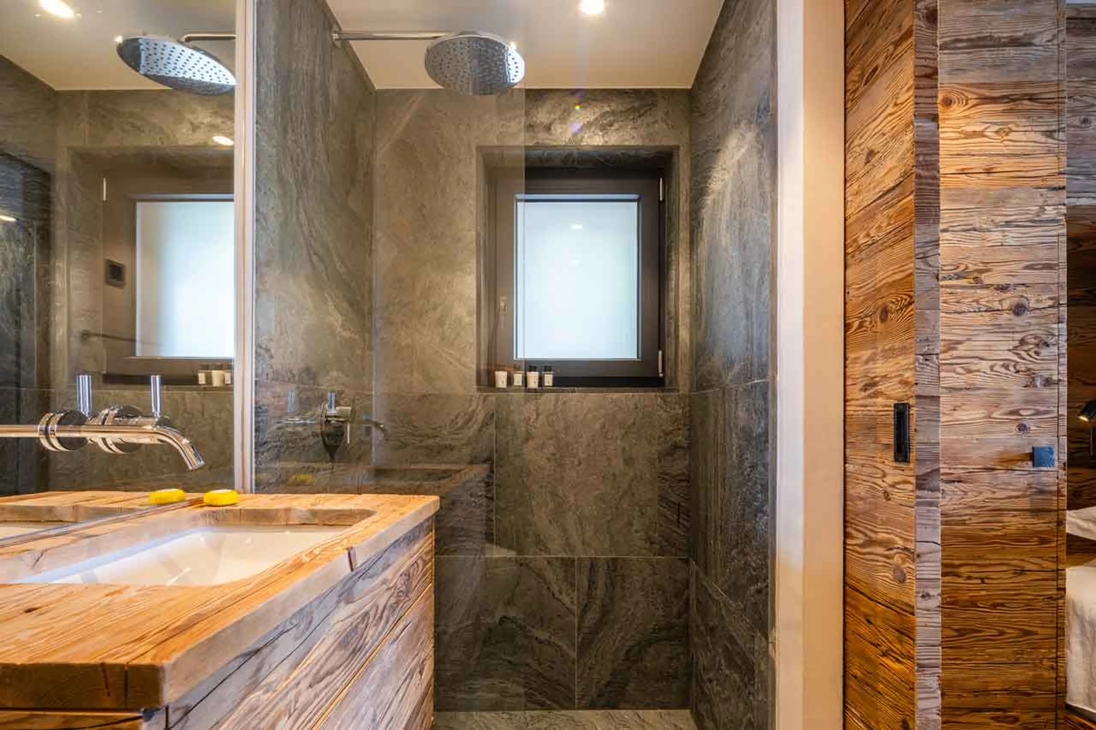 Bedroom 1 en-suite at Chalet Petheo in Verbier